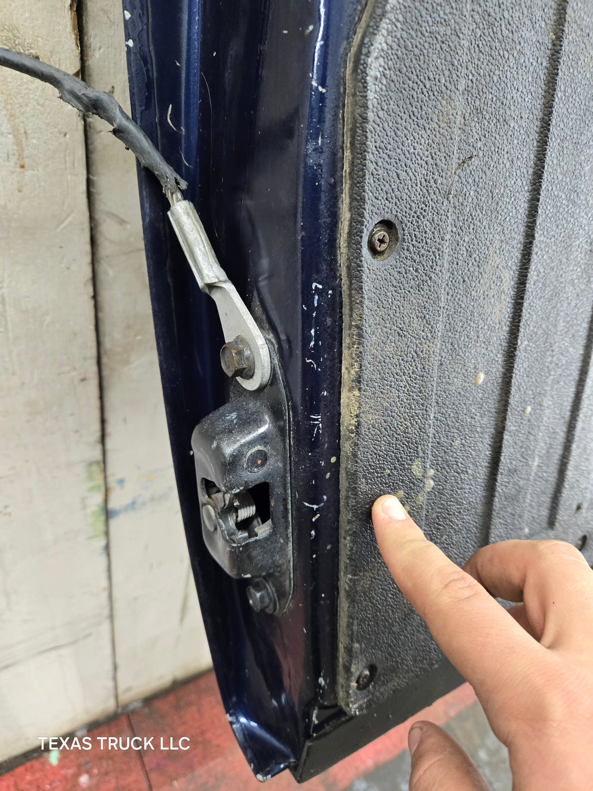 2007-2013 Chevrolet Silverado / GMC Sierra 1500 2500 3500 HD Tailgate