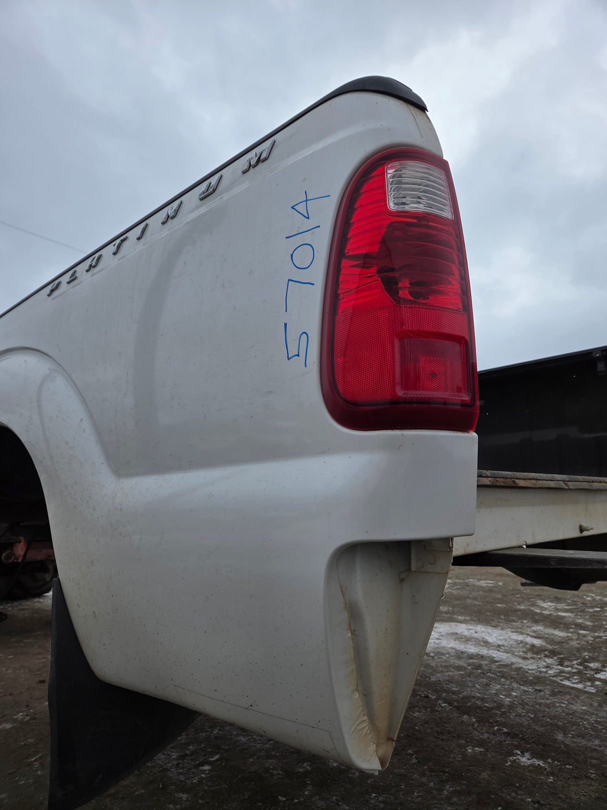 2011-2016 Ford F250 F350 Super Duty 6' 9" Short Truck Bed - Pearl White