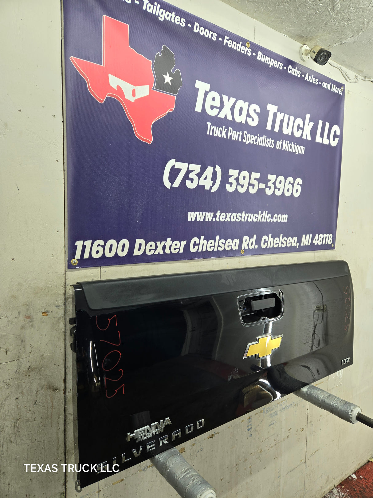 2007-2013 Chevrolet Silverado / GMC Sierra 1500 2500 3500 HD Tailgate