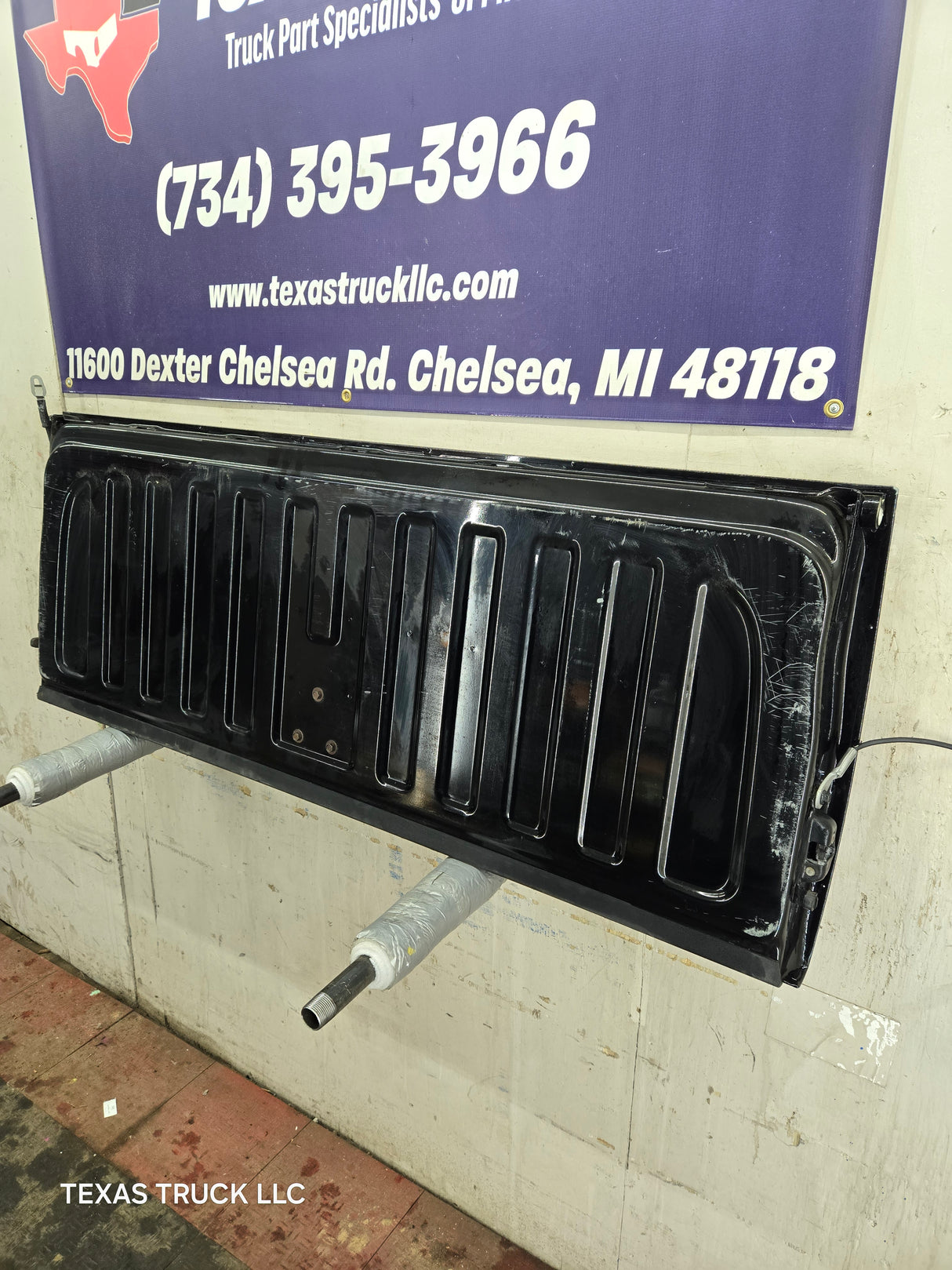 2007-2013 Chevrolet Silverado / GMC Sierra 1500 2500 3500 HD Tailgate