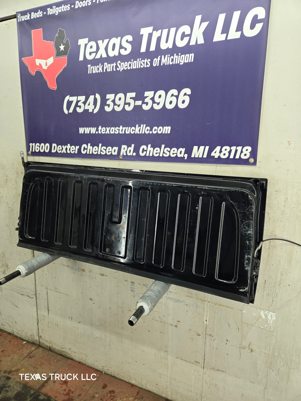 2007-2013 Chevrolet Silverado / GMC Sierra 1500 2500 3500 HD Tailgate