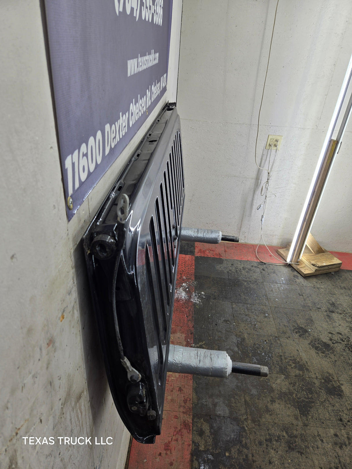 2007-2013 Chevrolet Silverado / GMC Sierra 1500 2500 3500 HD Tailgate