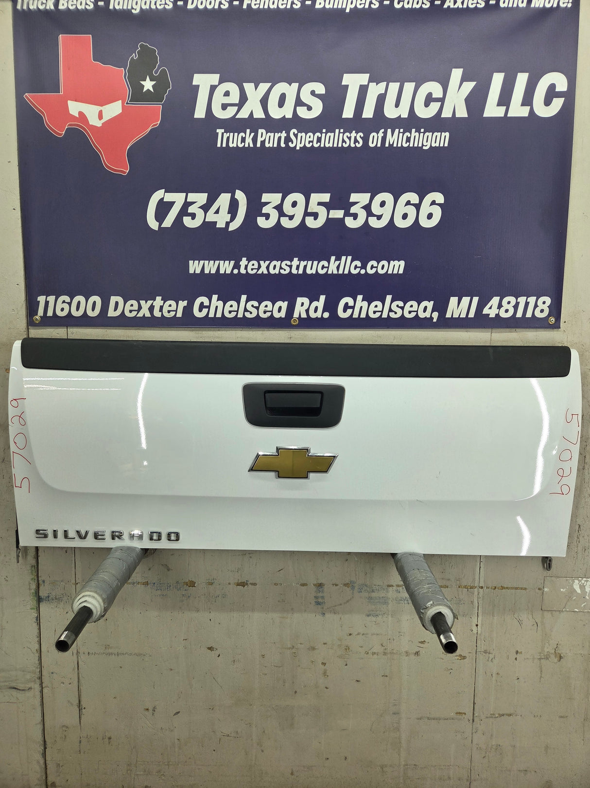 2007-2013 Chevrolet Silverado / GMC Sierra 1500 2500 3500 HD Tailgate