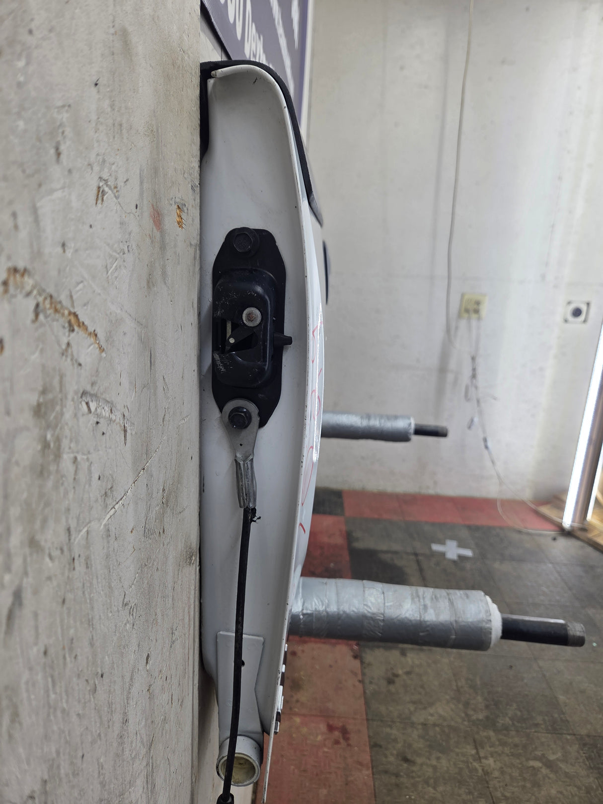 2007-2013 Chevrolet Silverado / GMC Sierra 1500 2500 3500 HD Tailgate