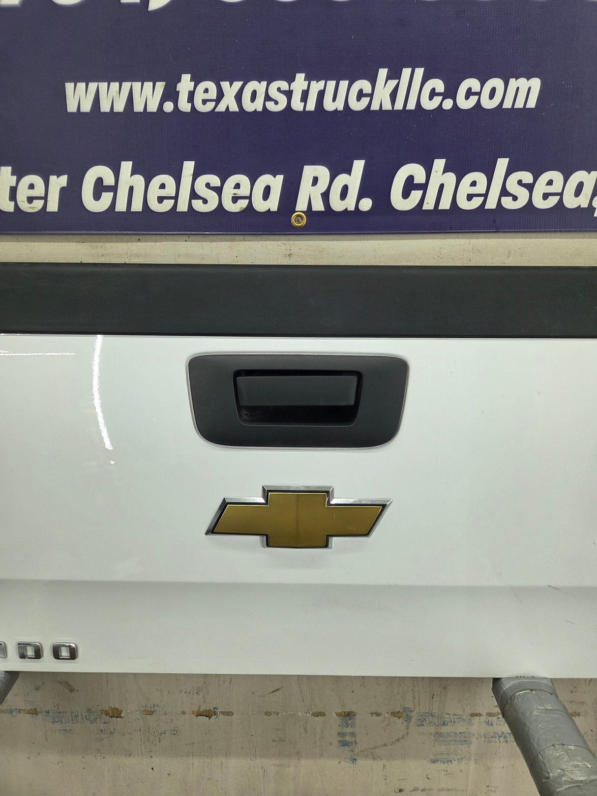 2007-2013 Chevrolet Silverado / GMC Sierra 1500 2500 3500 HD Tailgate