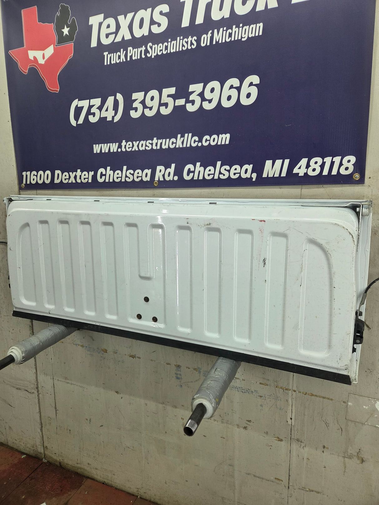 2007-2013 Chevrolet Silverado / GMC Sierra 1500 2500 3500 HD Tailgate