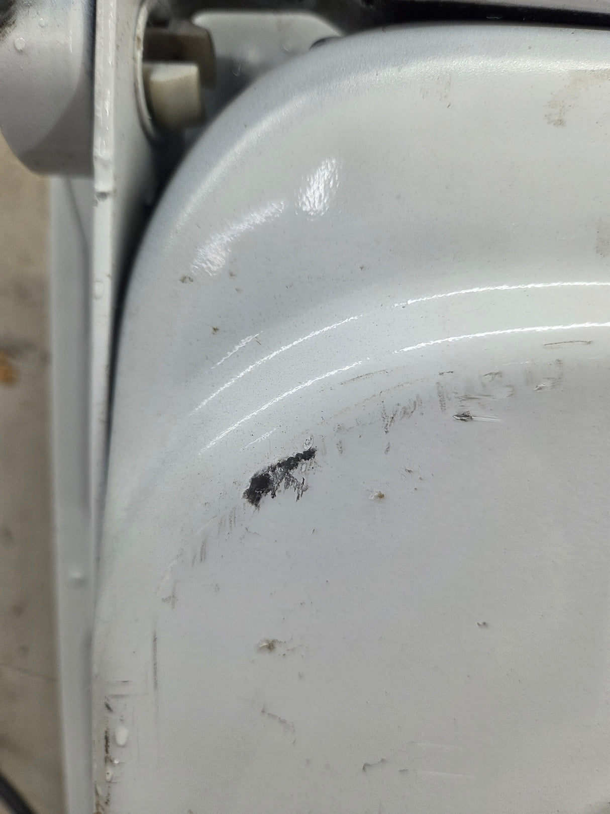 2007-2013 Chevrolet Silverado / GMC Sierra 1500 2500 3500 HD Tailgate