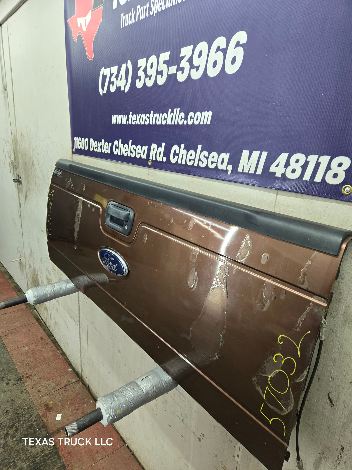 2008-2016 Ford Super Duty Tailgate F250 F350 F450 F550 - Brown