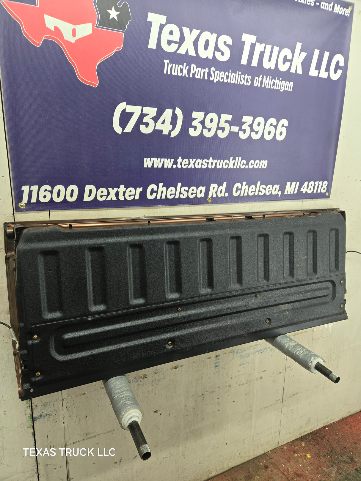 2008-2016 Ford Super Duty Tailgate F250 F350 F450 F550 - Brown