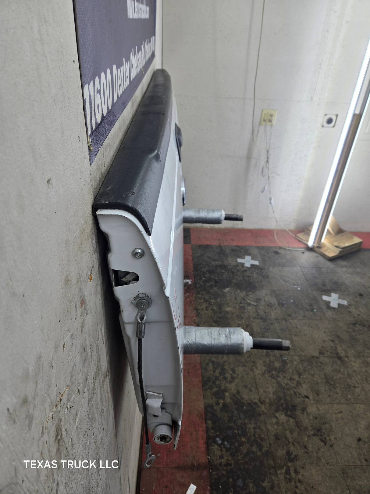 2008-2016 Ford Super Duty Tailgate F250 F350 F450 F550 - Oxford White