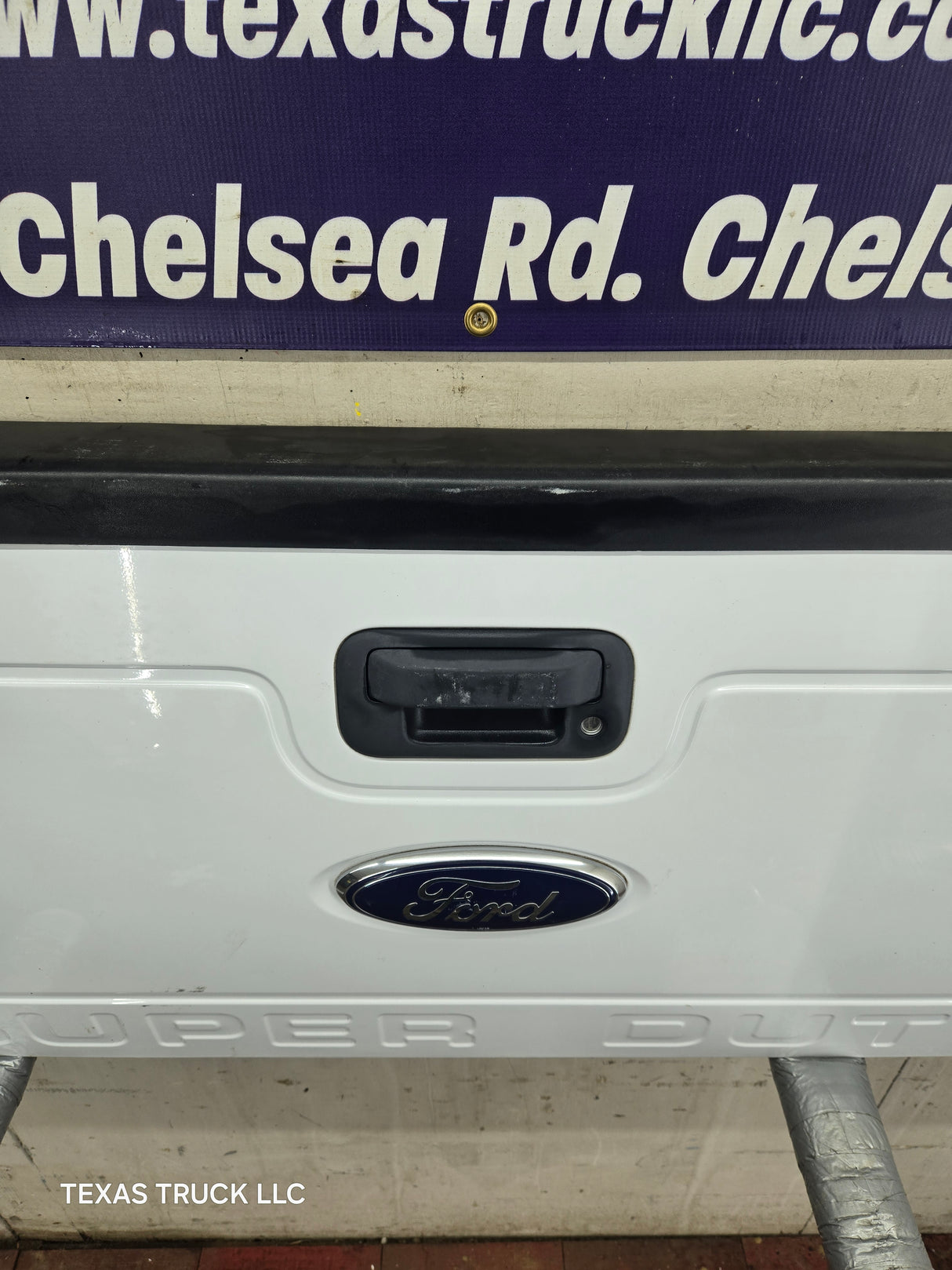 2008-2016 Ford Super Duty Tailgate F250 F350 F450 F550 - Oxford White