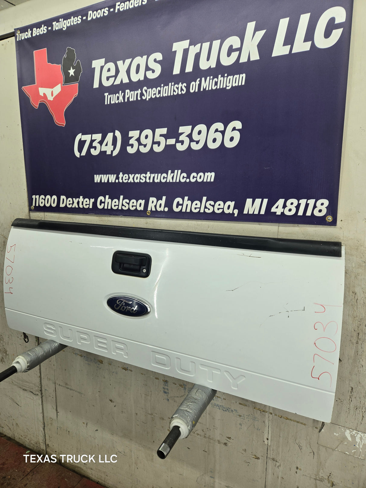 2008-2016 Ford Super Duty Tailgate F250 F350 F450 F550 - Oxford White