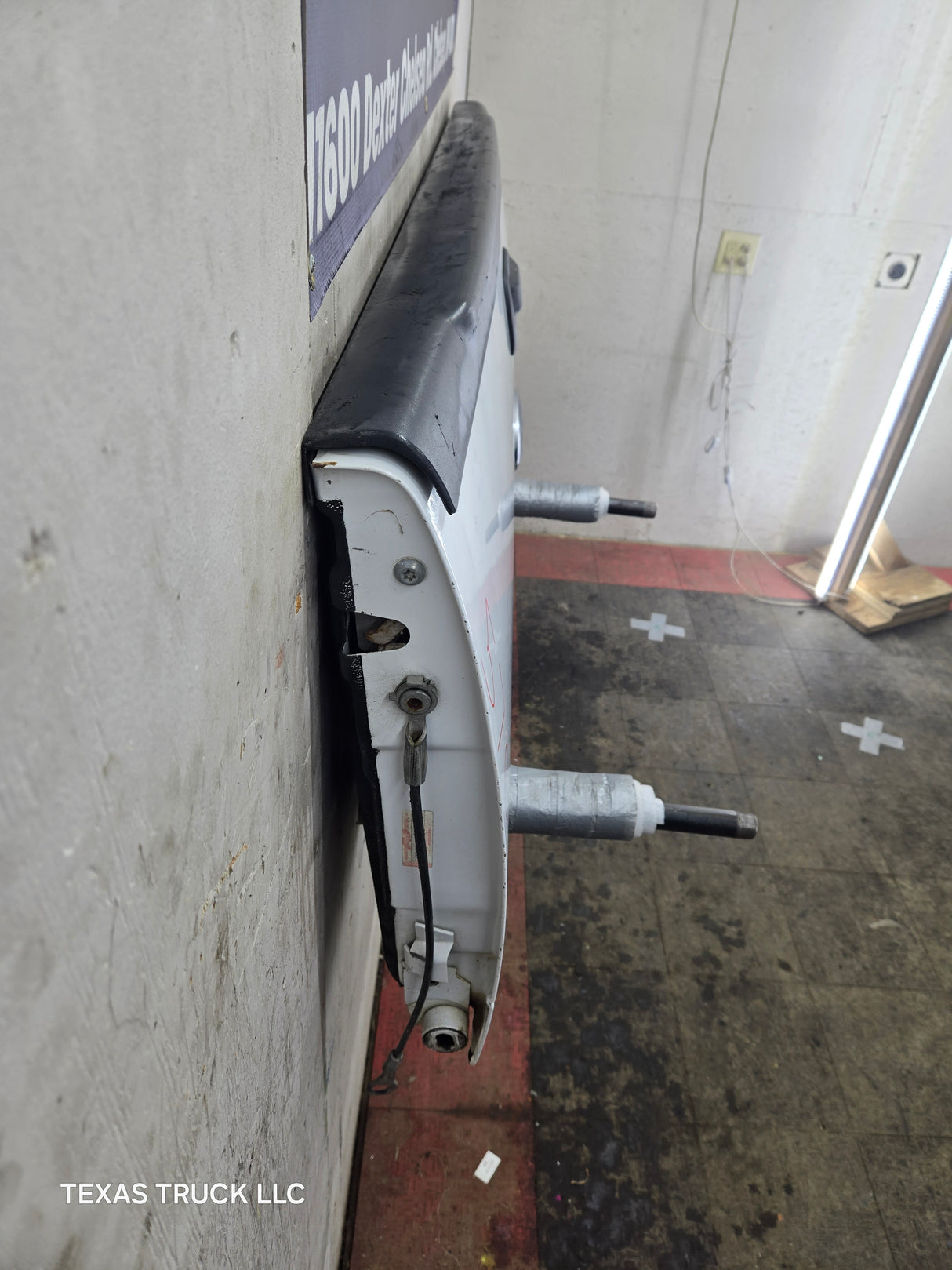 2008-2016 Ford Super Duty Tailgate F250 F350 F450 F550 - Oxford White