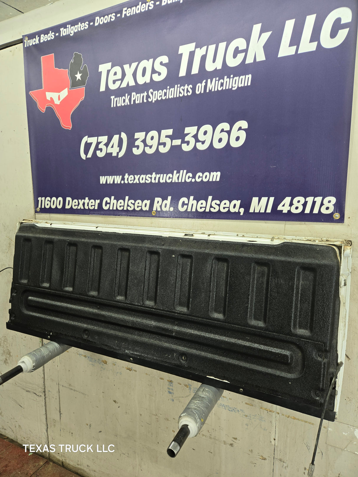 2008-2016 Ford Super Duty Tailgate F250 F350 F450 F550 - Oxford White