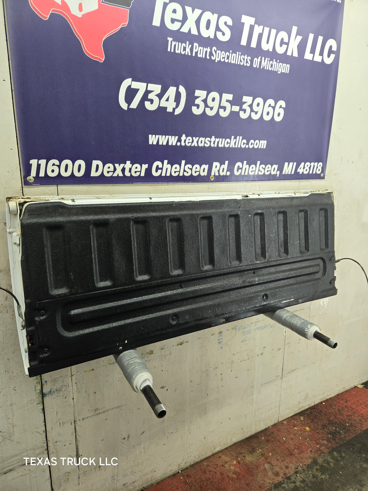 2008-2016 Ford Super Duty Tailgate F250 F350 F450 F550 - Oxford White