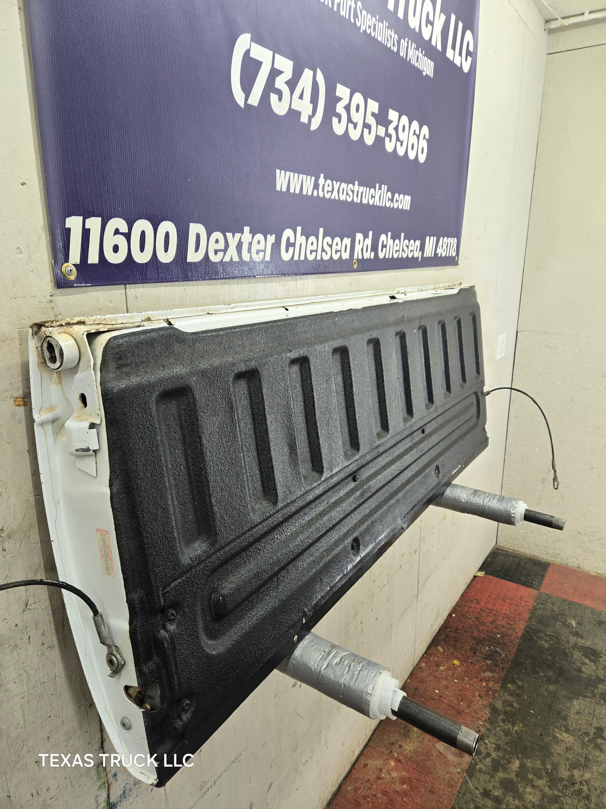 2008-2016 Ford Super Duty Tailgate F250 F350 F450 F550 - Oxford White