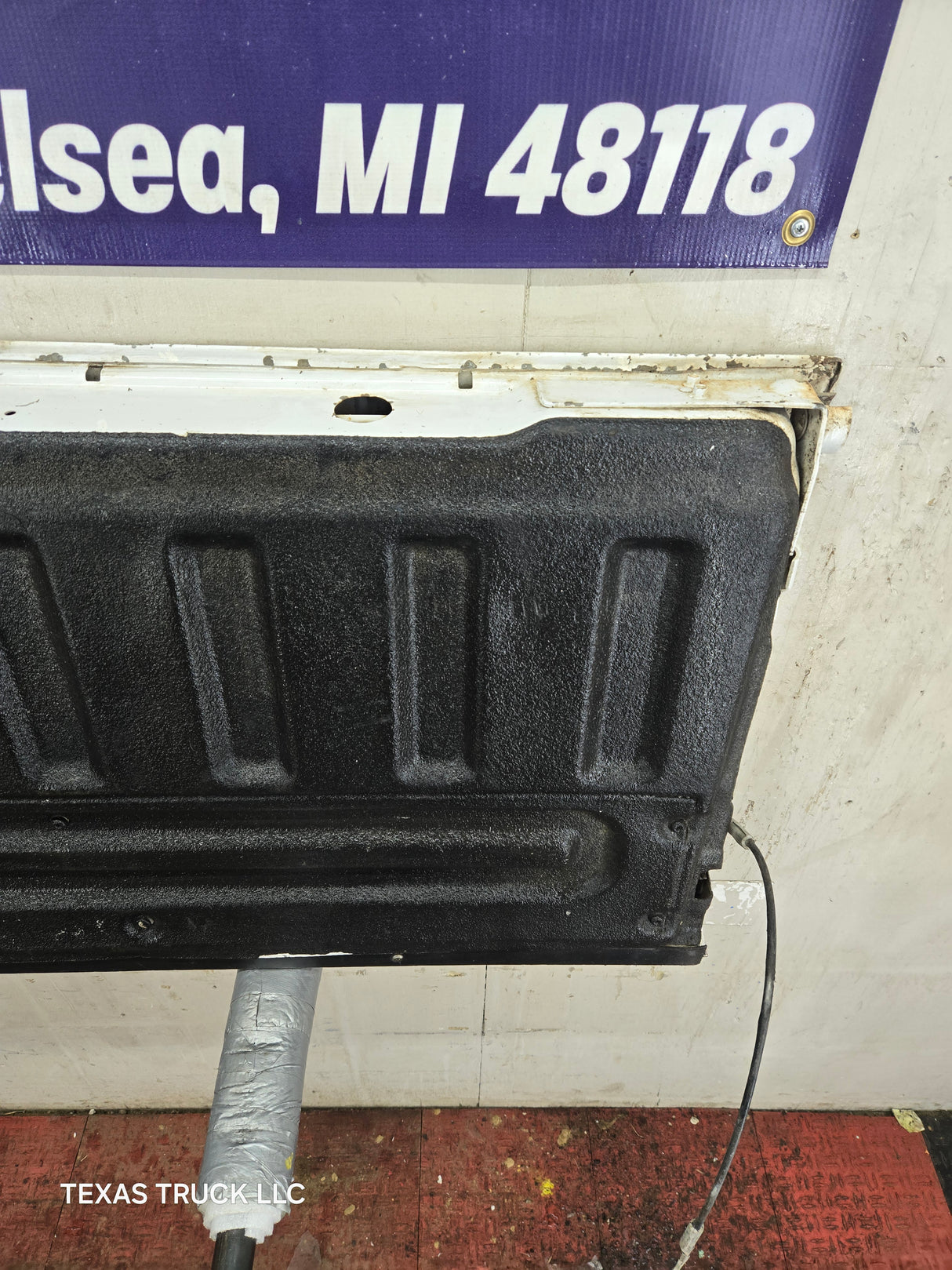 2008-2016 Ford Super Duty Tailgate F250 F350 F450 F550 - Oxford White