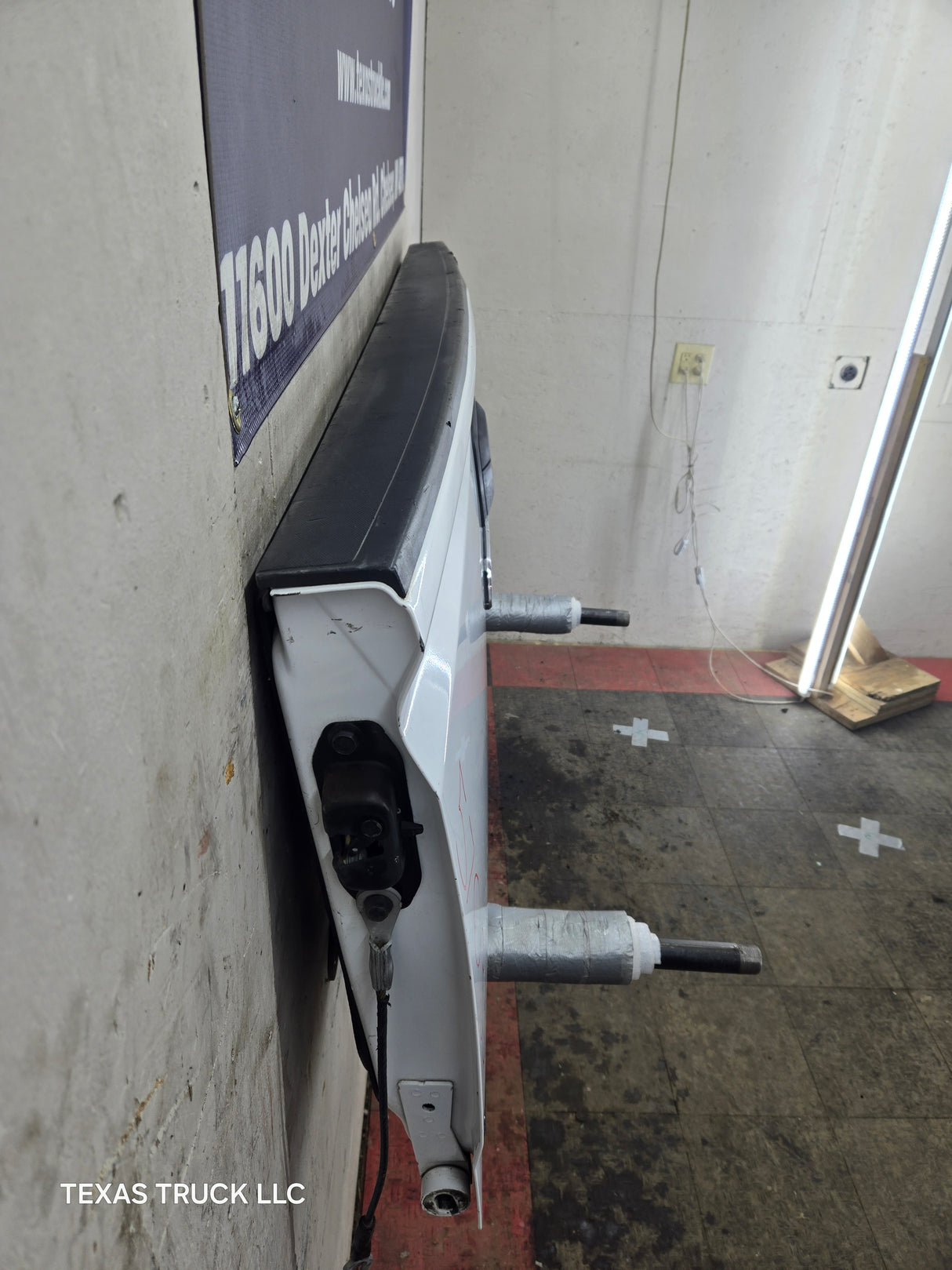 2014-2019 Chevrolet Silverado / GMC Sierra 1500 2500 3500 HD Tailgate - White