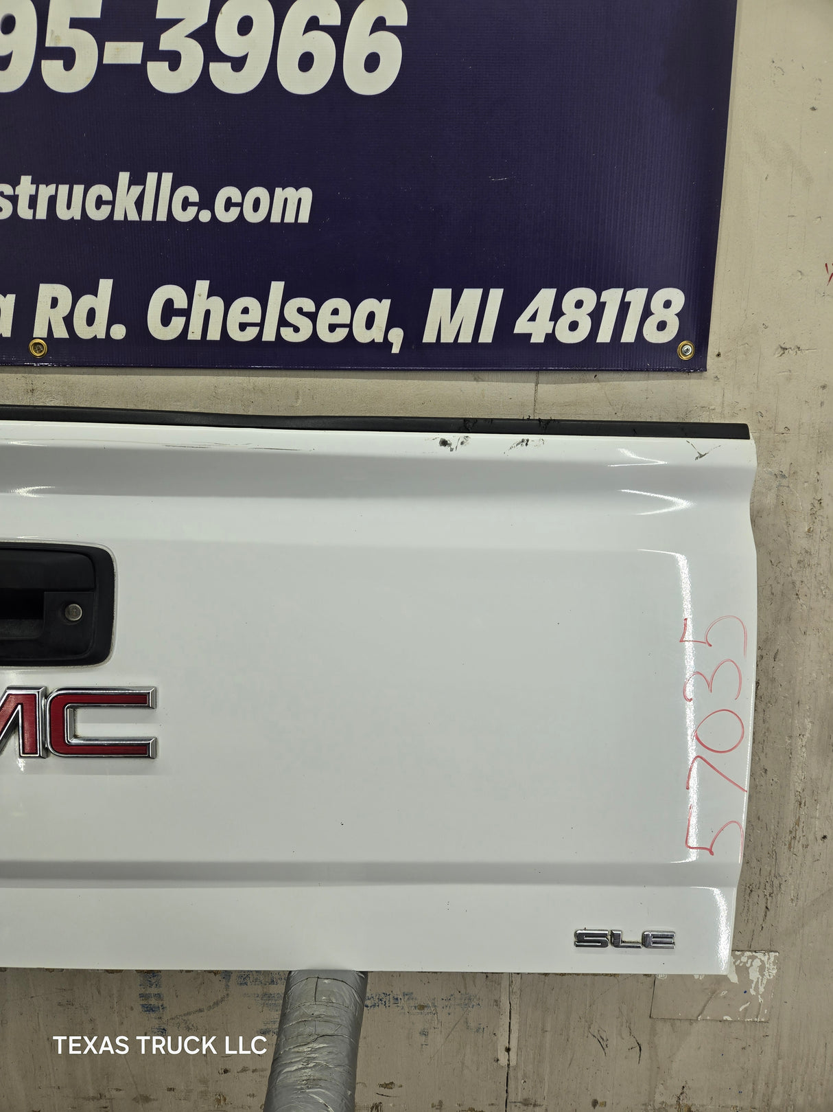 2014-2019 Chevrolet Silverado / GMC Sierra 1500 2500 3500 HD Tailgate - White