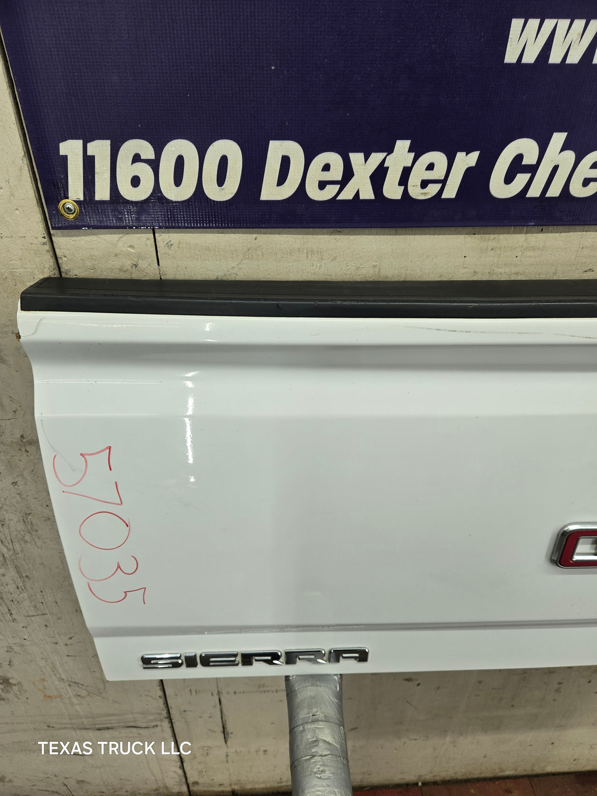 2014-2019 Chevrolet Silverado / GMC Sierra 1500 2500 3500 HD Tailgate - White