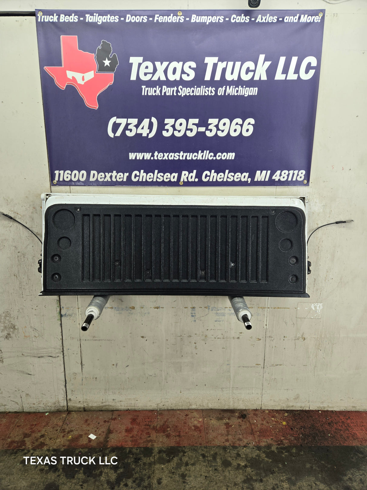 2014-2019 Chevrolet Silverado / GMC Sierra 1500 2500 3500 HD Tailgate - White