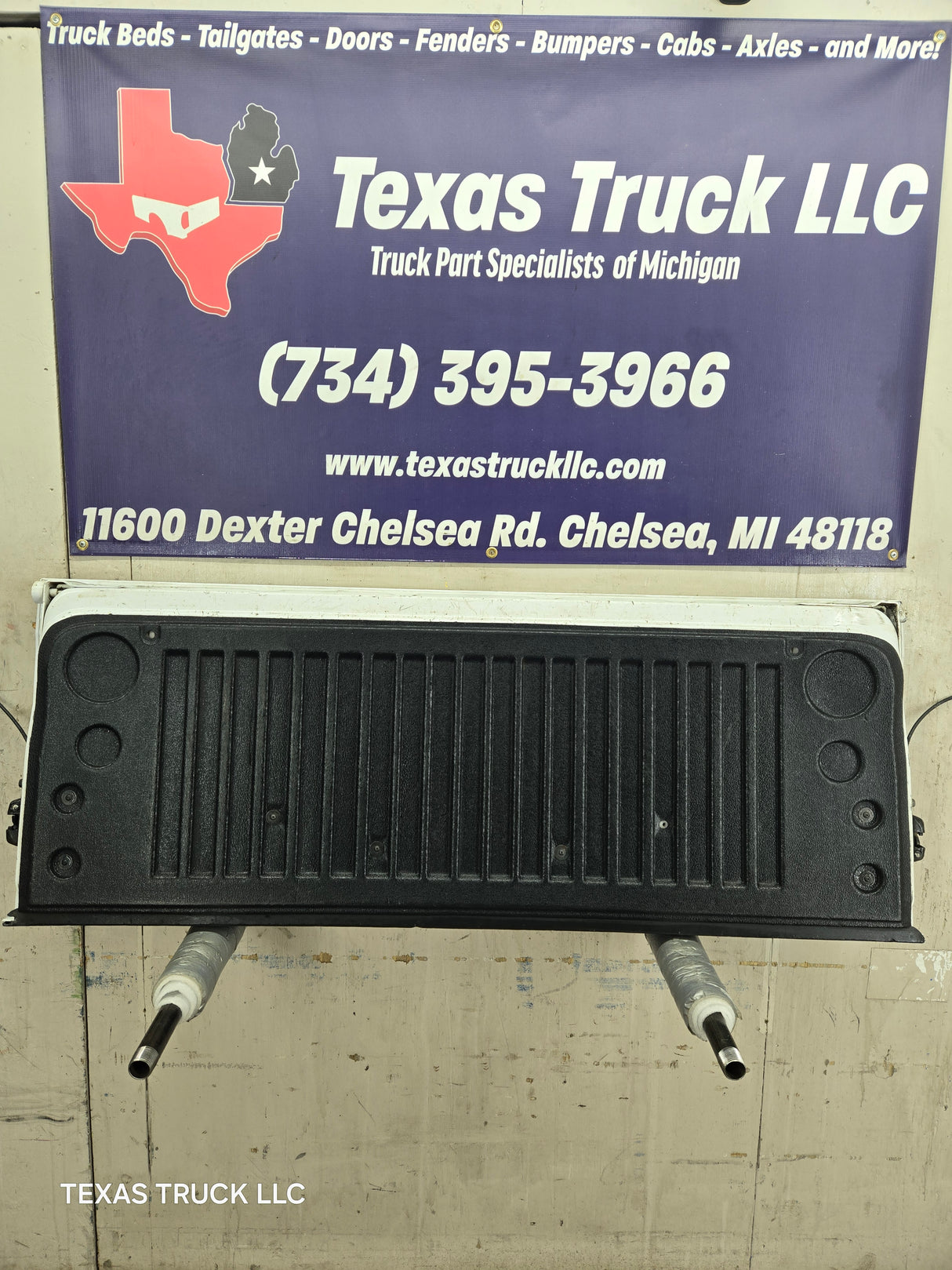 2014-2019 Chevrolet Silverado / GMC Sierra 1500 2500 3500 HD Tailgate - White