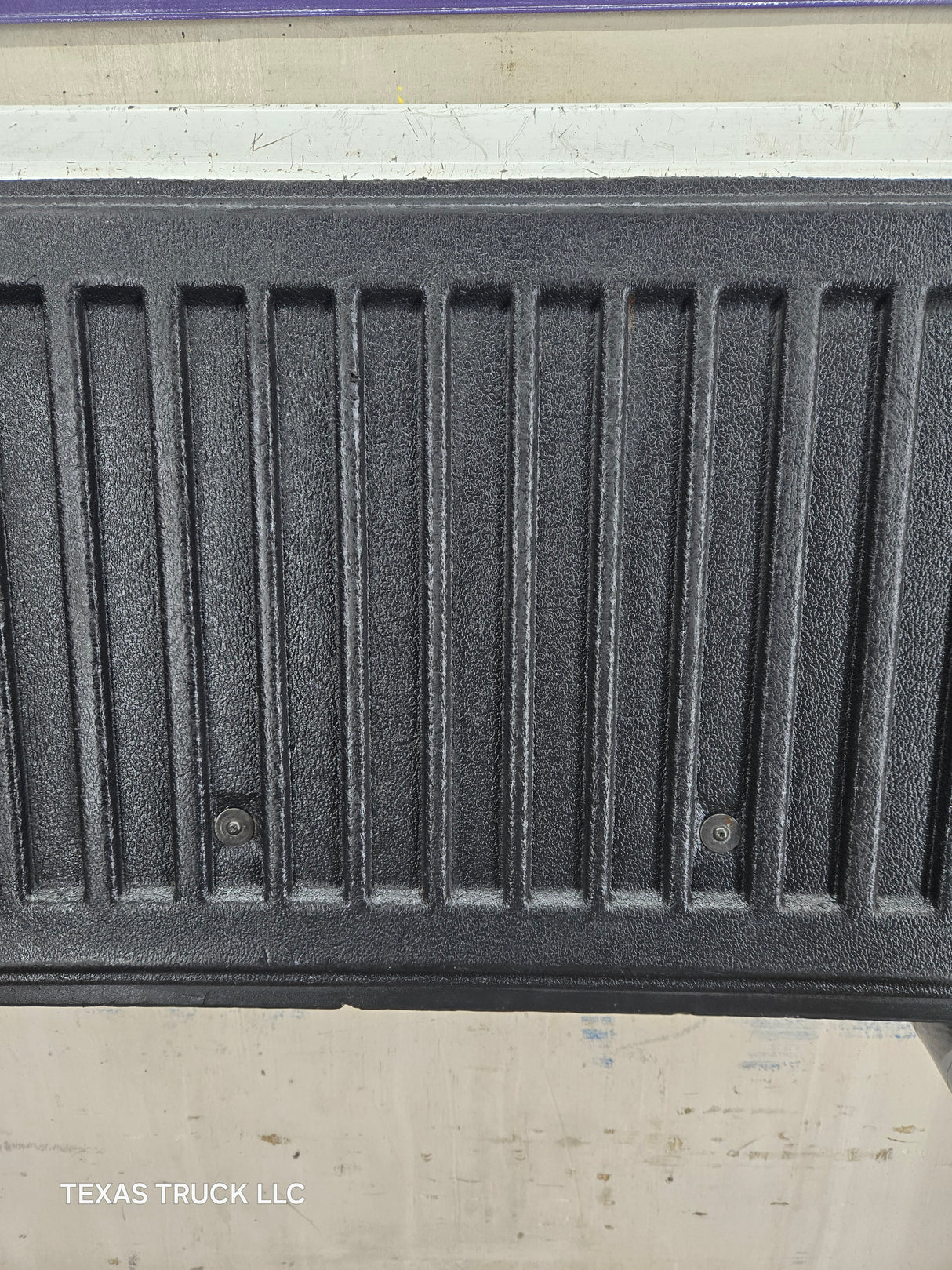 2014-2019 Chevrolet Silverado / GMC Sierra 1500 2500 3500 HD Tailgate - White