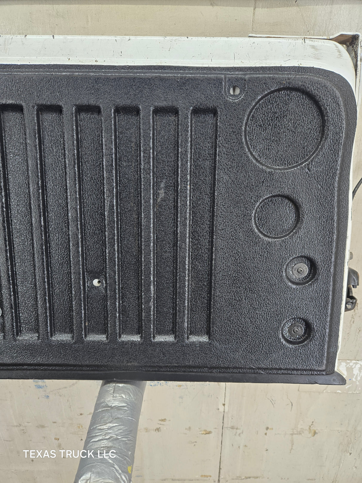 2014-2019 Chevrolet Silverado / GMC Sierra 1500 2500 3500 HD Tailgate - White