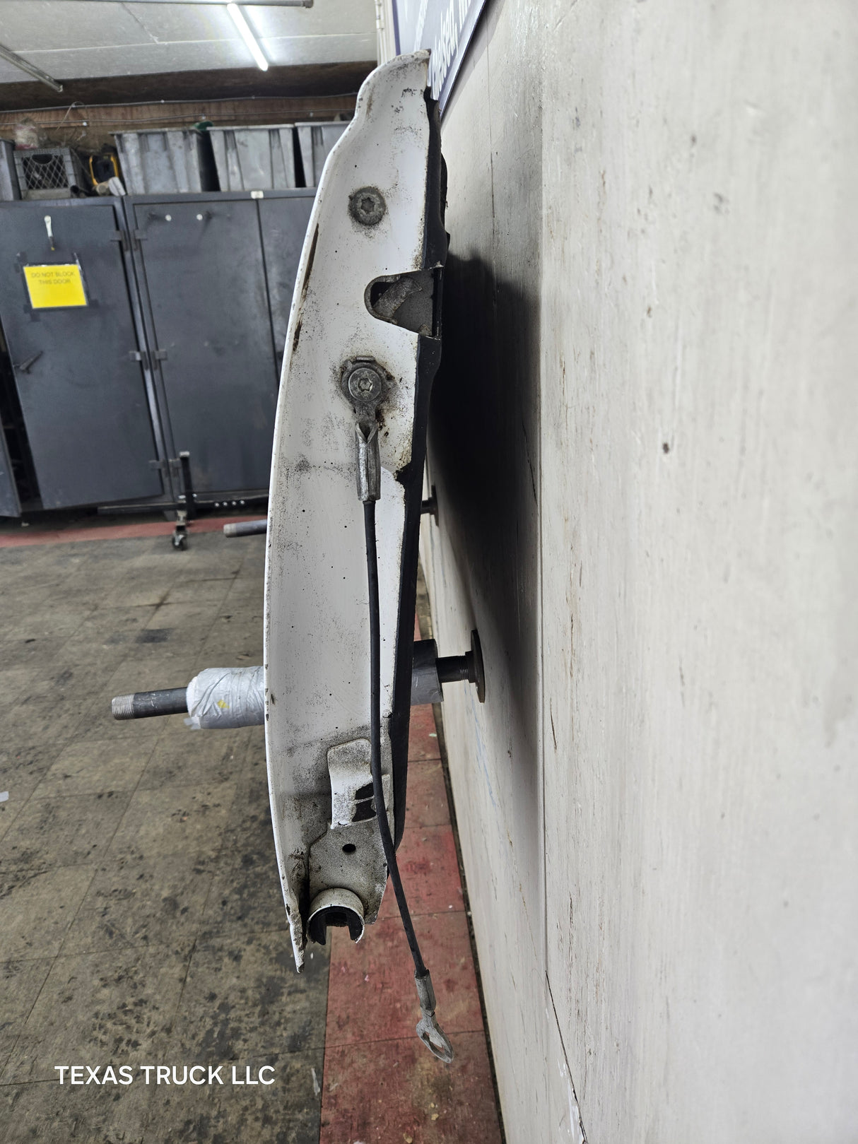 1997-2003 F150 / 1999-2007 Ford F250 F350 F450 F550 Super Duty Tailgate - White