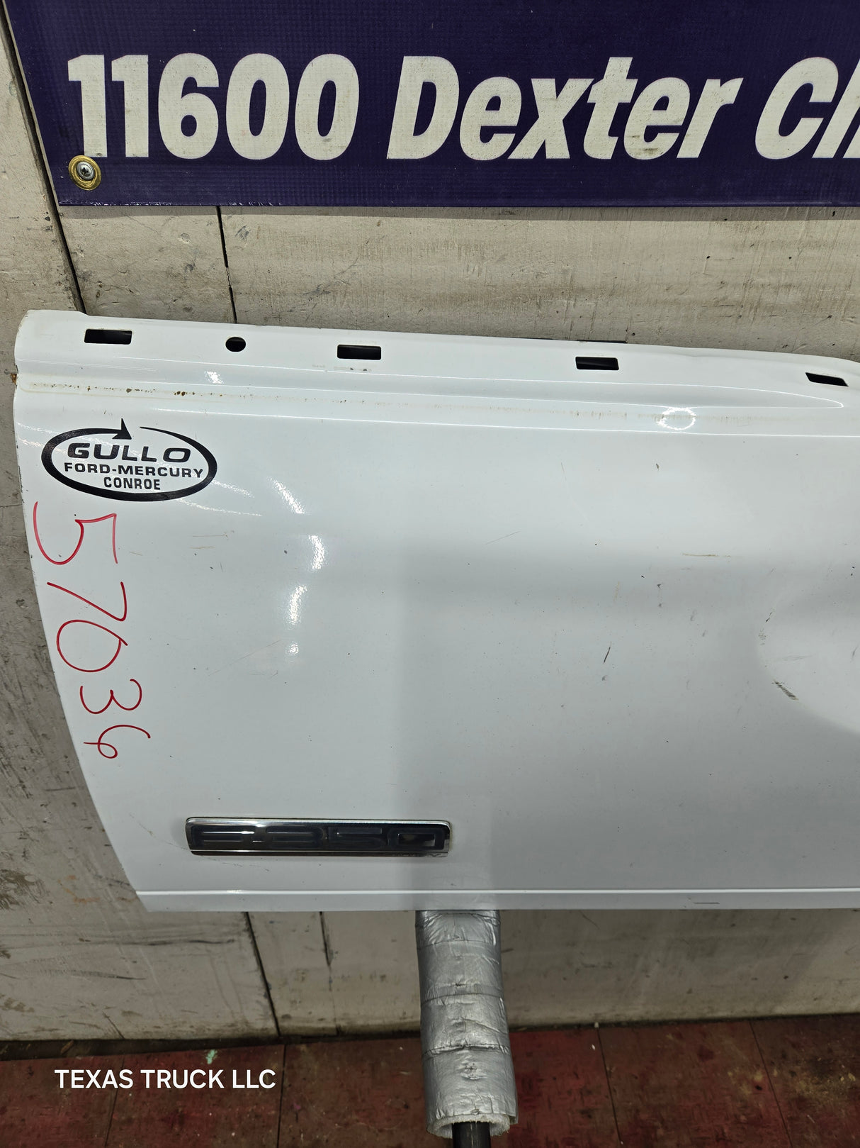 1997-2003 F150 / 1999-2007 Ford F250 F350 F450 F550 Super Duty Tailgate - White
