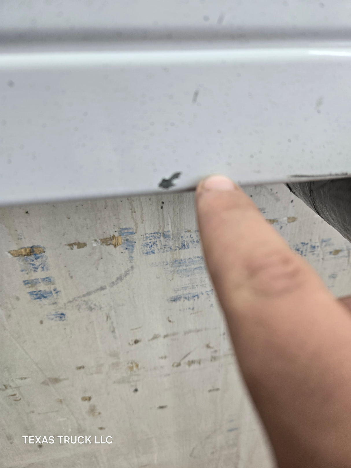 1997-2003 F150 / 1999-2007 Ford F250 F350 F450 F550 Super Duty Tailgate - White