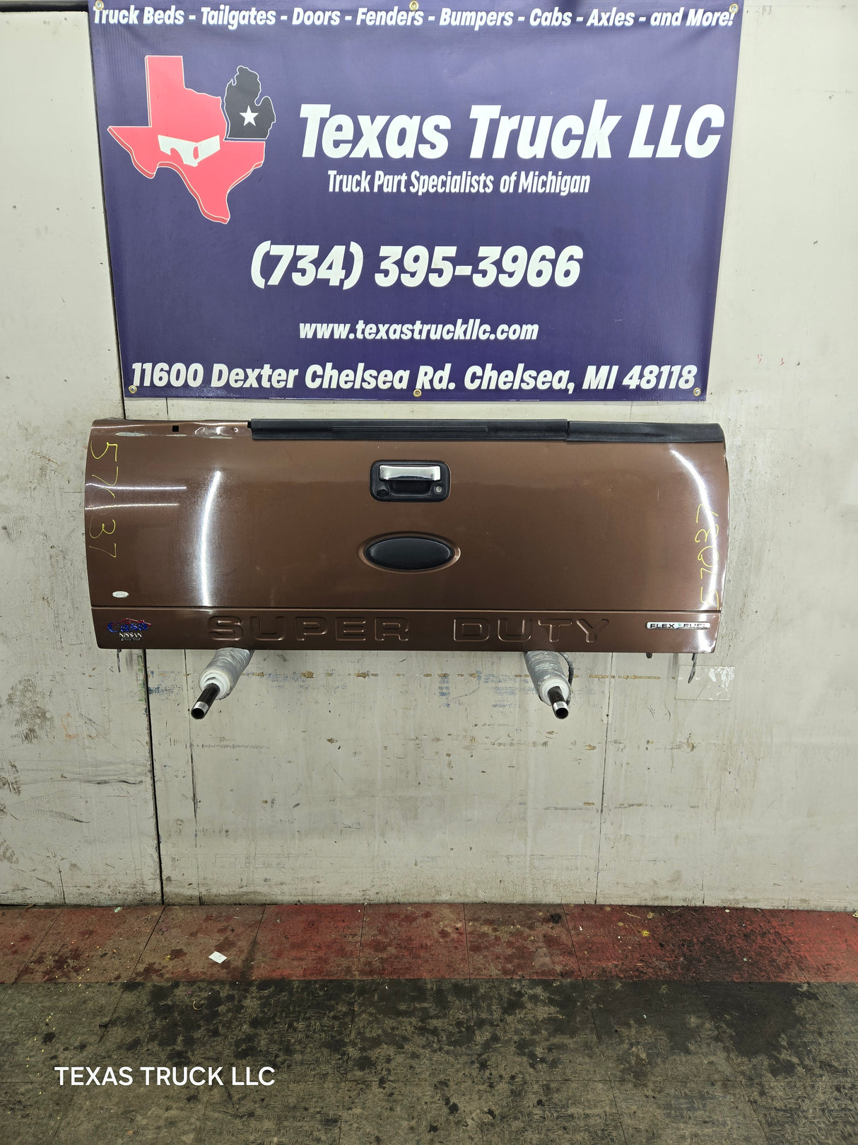 2008-2016 Ford Super Duty Tailgate With Step & Camera F250 F350 F450 F550 - Brown