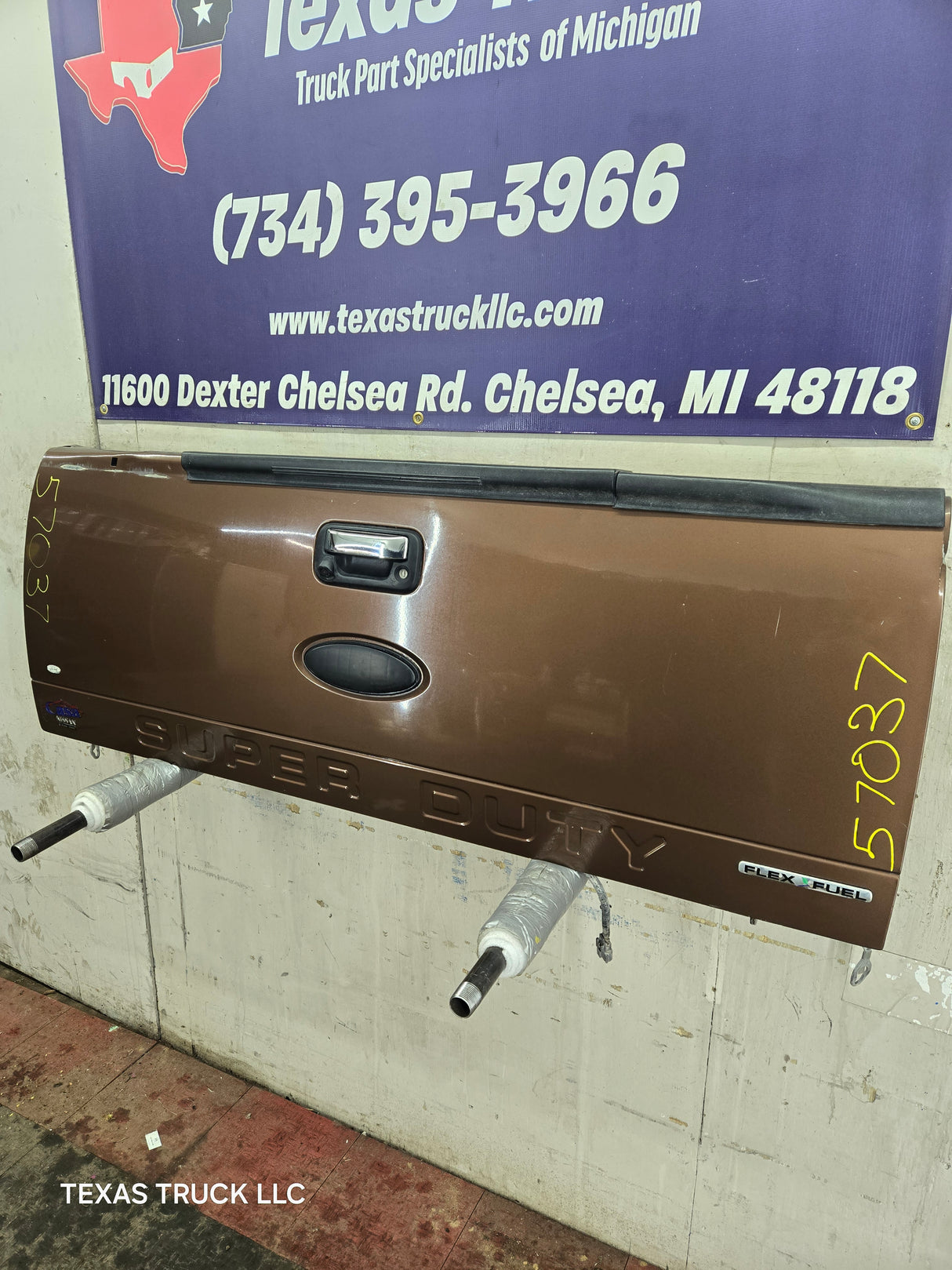 2008-2016 Ford Super Duty Tailgate With Step & Camera F250 F350 F450 F550 - Brown