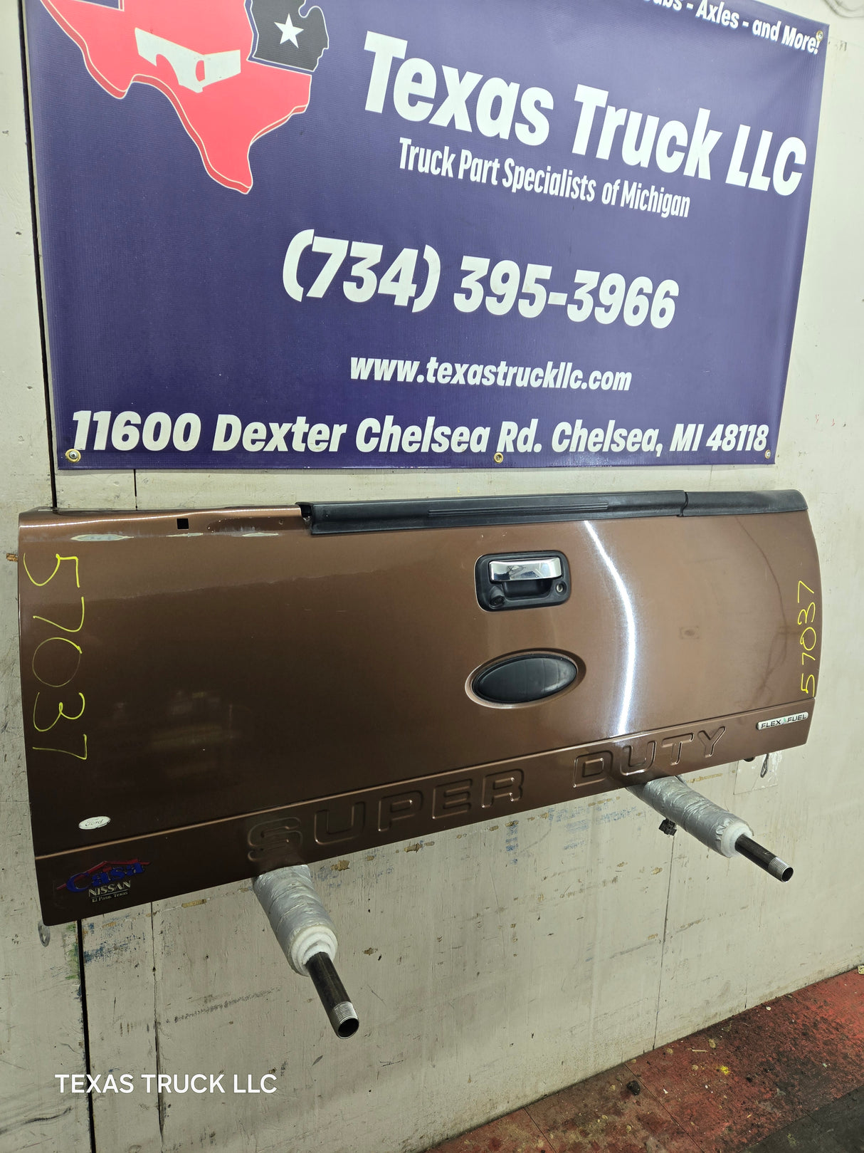 2008-2016 Ford Super Duty Tailgate With Step & Camera F250 F350 F450 F550 - Brown