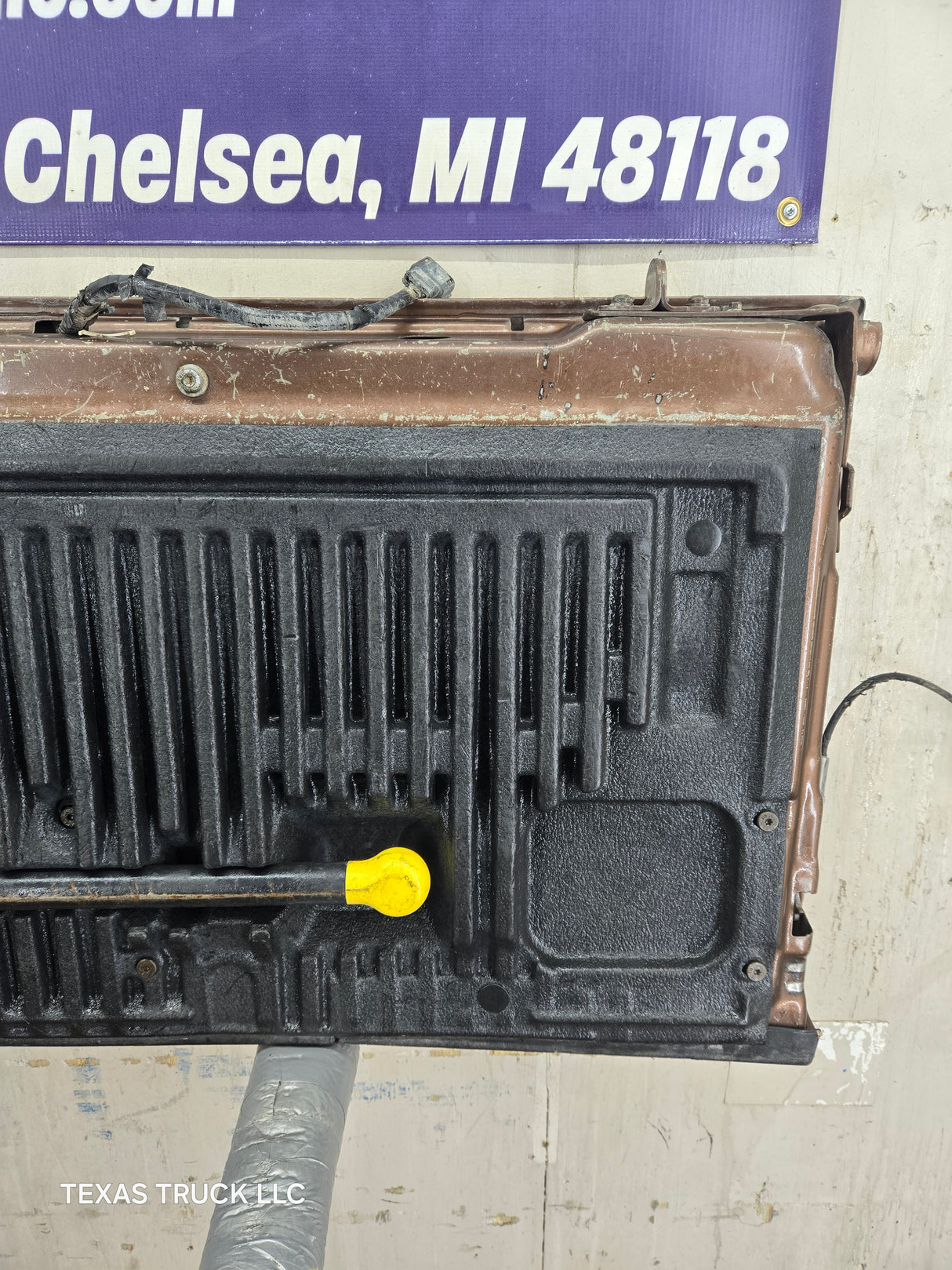 2008-2016 Ford Super Duty Tailgate With Step & Camera F250 F350 F450 F550 - Brown