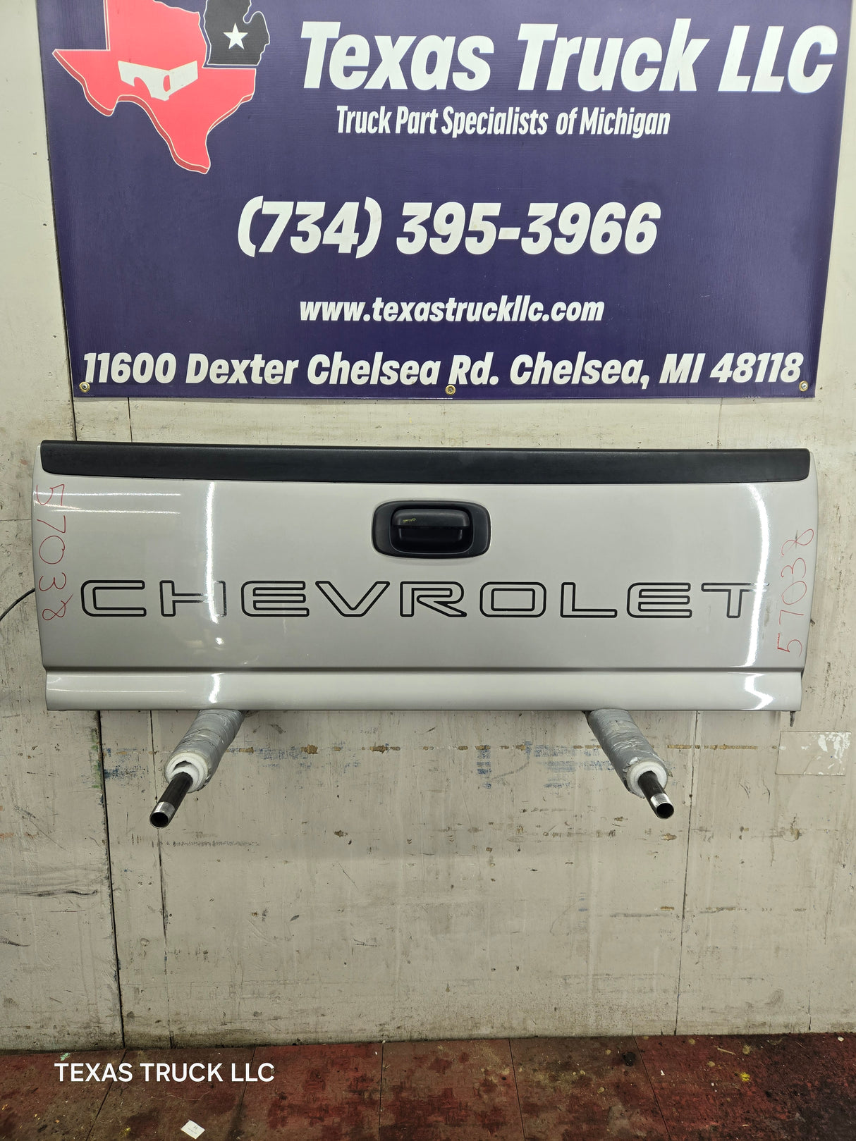 1999-2007 Chevrolet Silverado / GMC Sierra 1500 2500 3500 HD Tailgate - Pewter