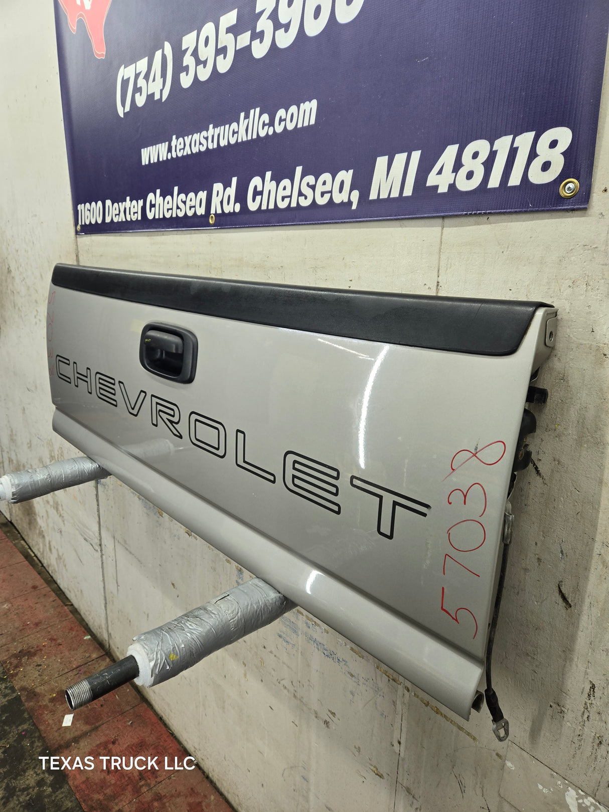 1999-2007 Chevrolet Silverado / GMC Sierra 1500 2500 3500 HD Tailgate - Pewter