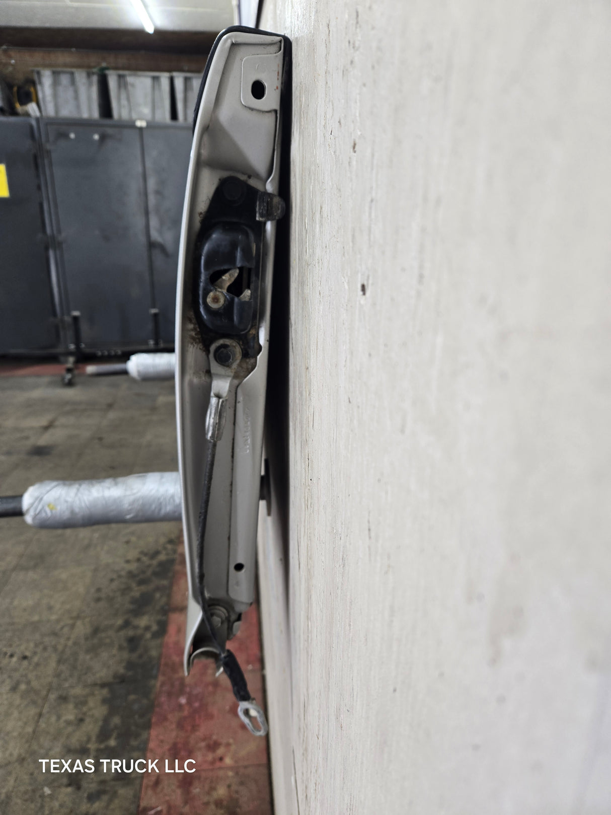 1999-2007 Chevrolet Silverado / GMC Sierra 1500 2500 3500 HD Tailgate - Pewter