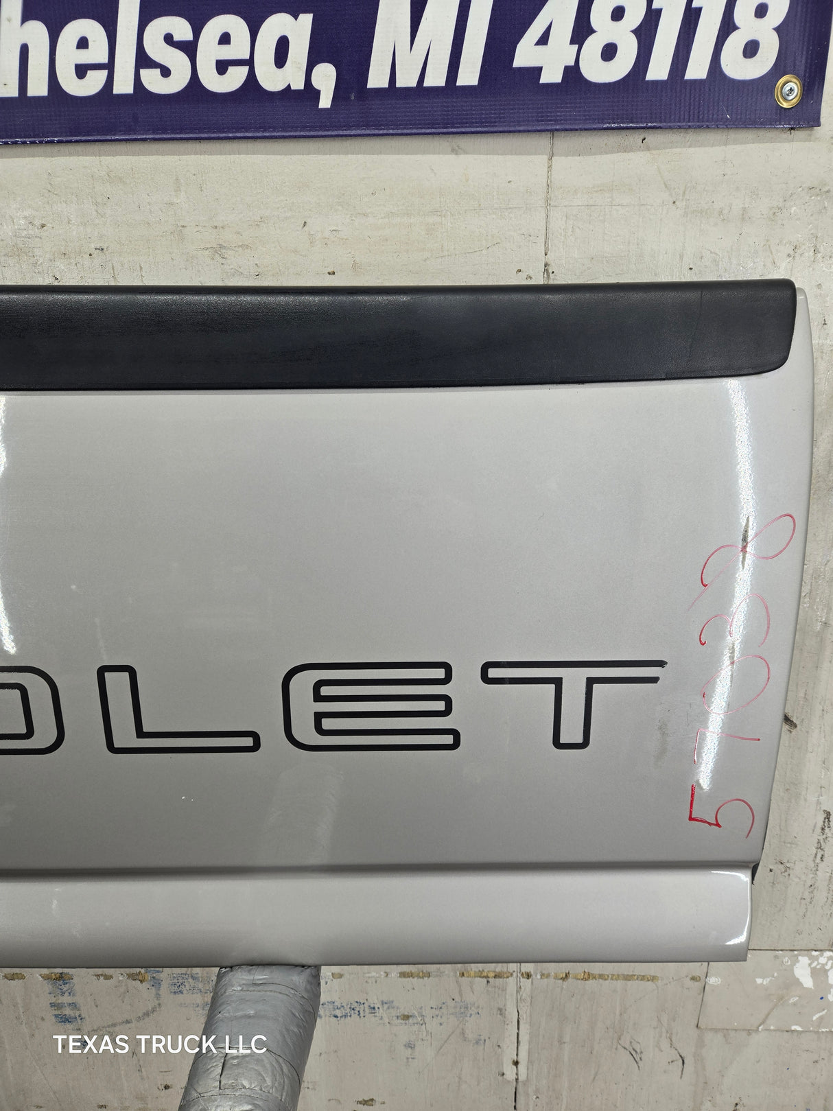 1999-2007 Chevrolet Silverado / GMC Sierra 1500 2500 3500 HD Tailgate - Pewter