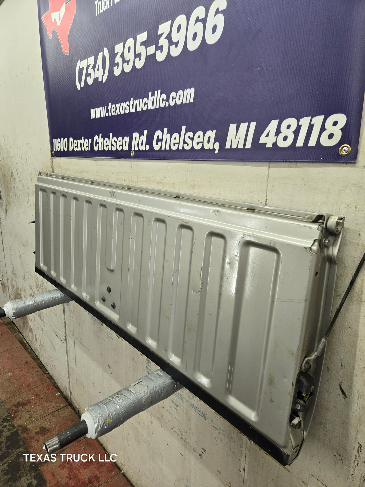 1999-2007 Chevrolet Silverado / GMC Sierra 1500 2500 3500 HD Tailgate - Pewter