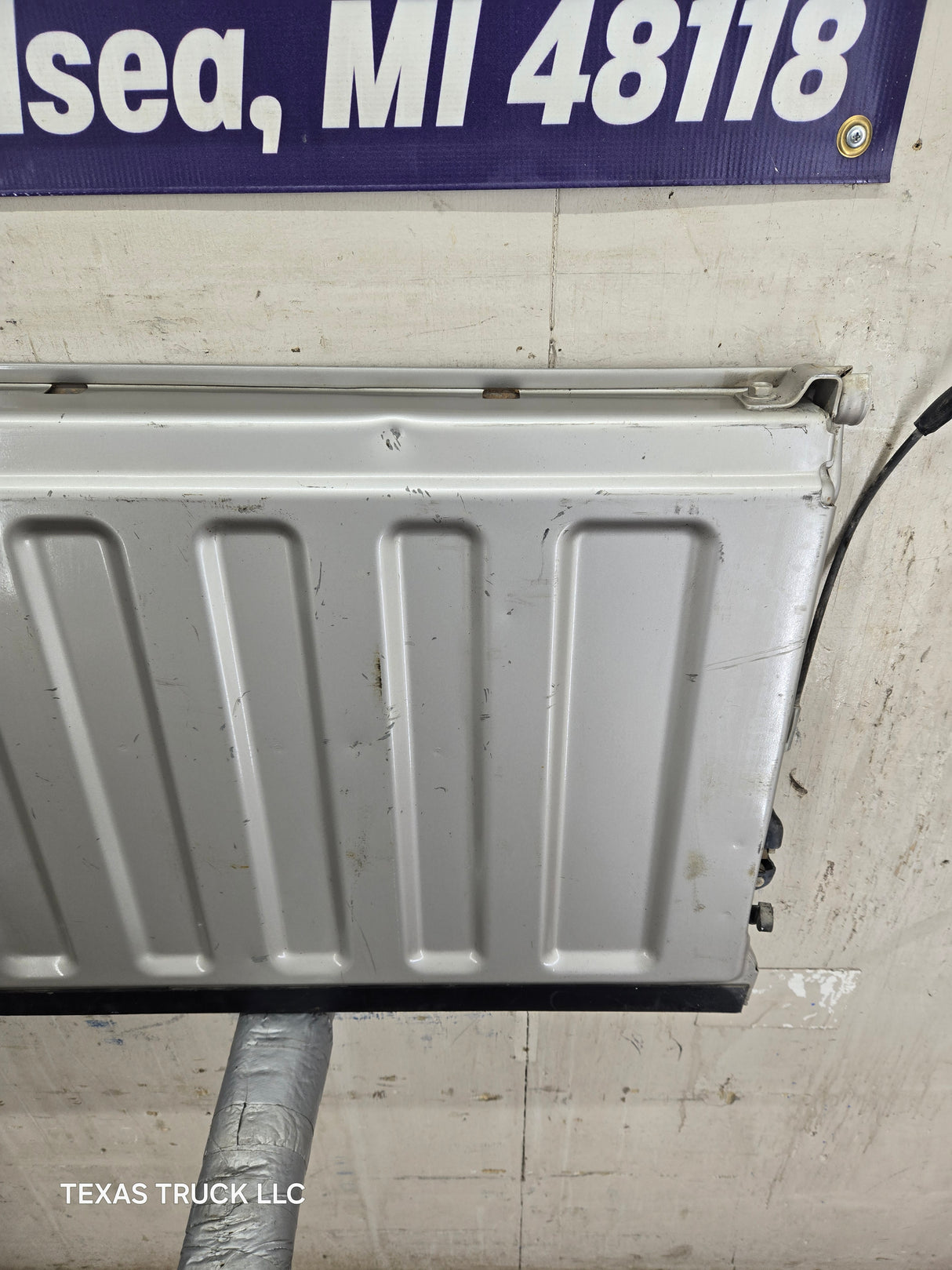 1999-2007 Chevrolet Silverado / GMC Sierra 1500 2500 3500 HD Tailgate - Pewter