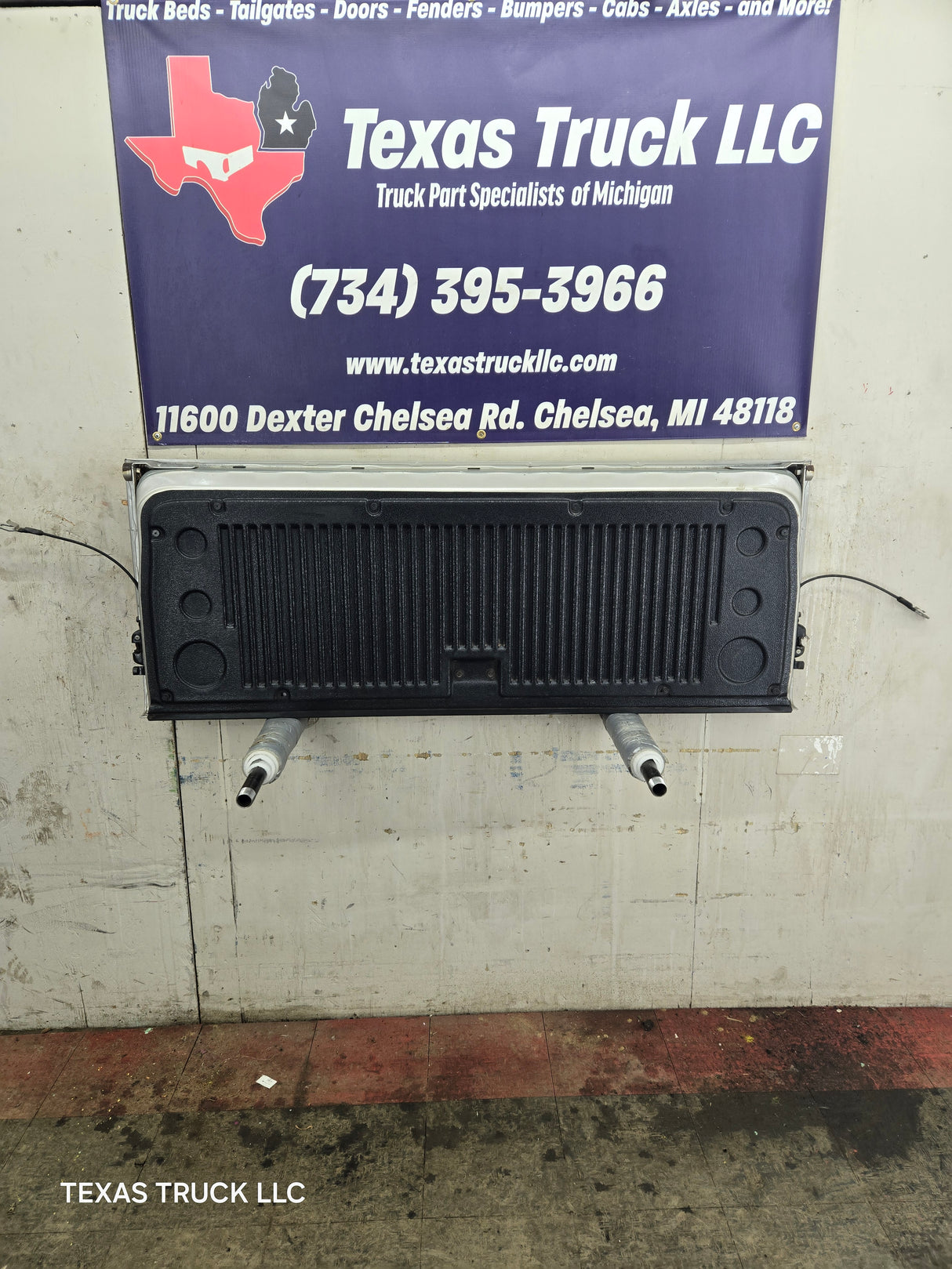 2007-2013 Chevrolet Silverado / GMC Sierra 1500 2500 3500 HD Tailgate