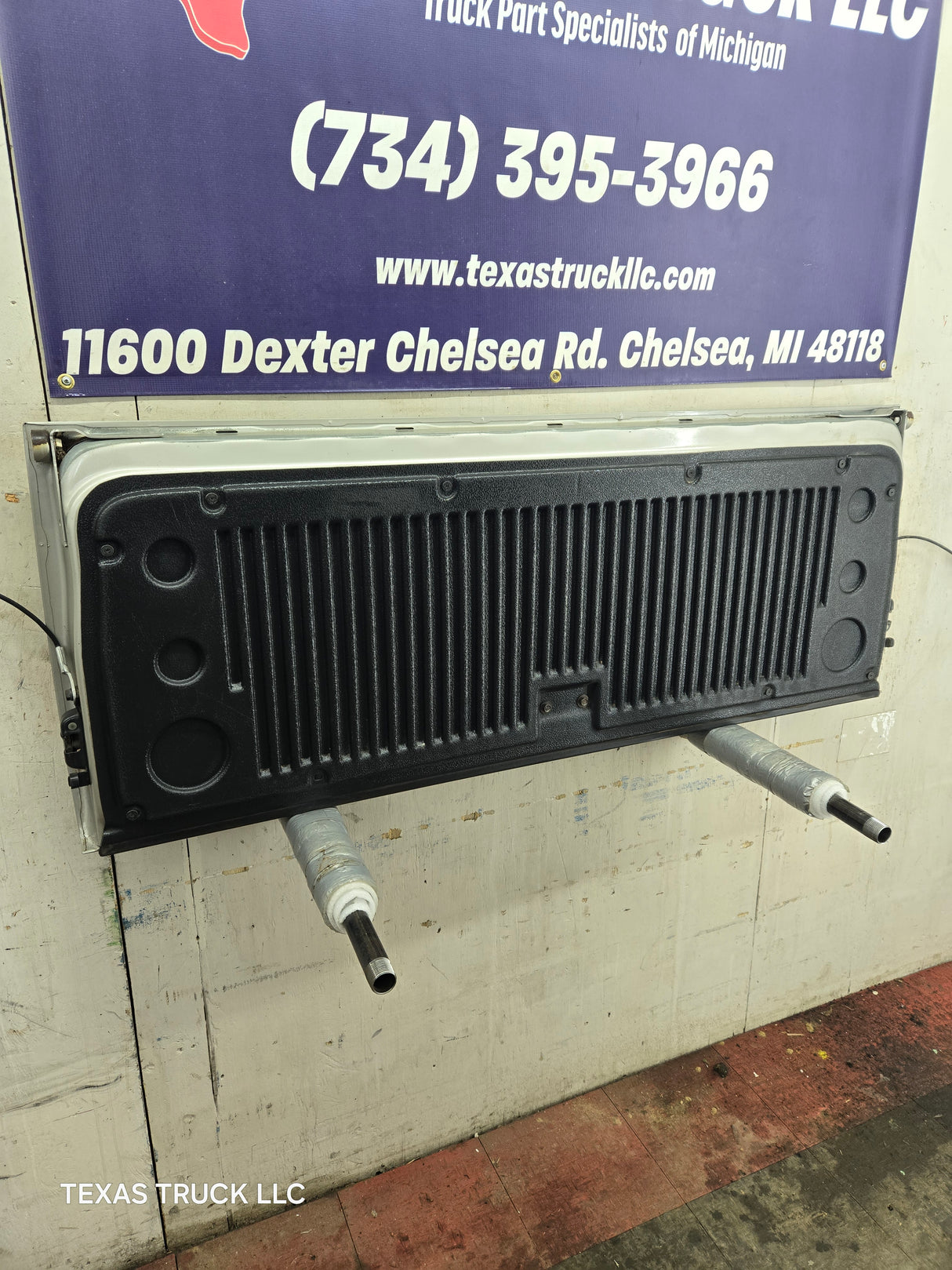 2007-2013 Chevrolet Silverado / GMC Sierra 1500 2500 3500 HD Tailgate