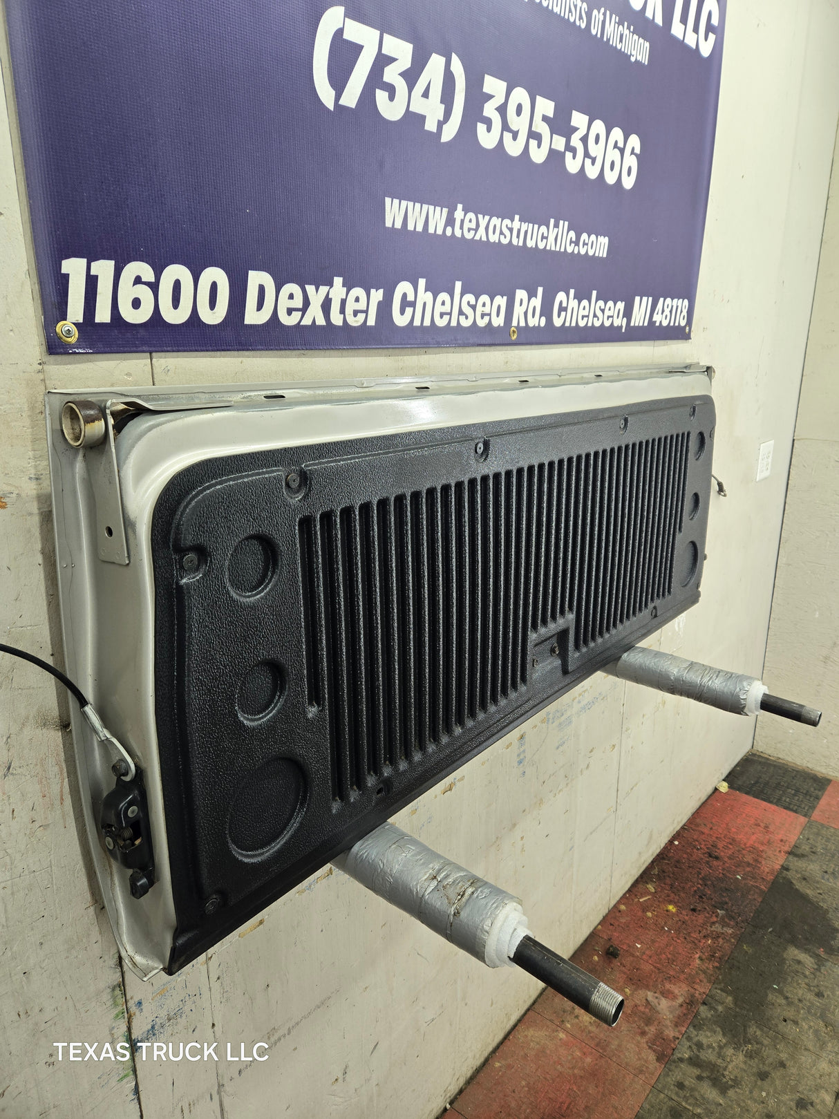 2007-2013 Chevrolet Silverado / GMC Sierra 1500 2500 3500 HD Tailgate