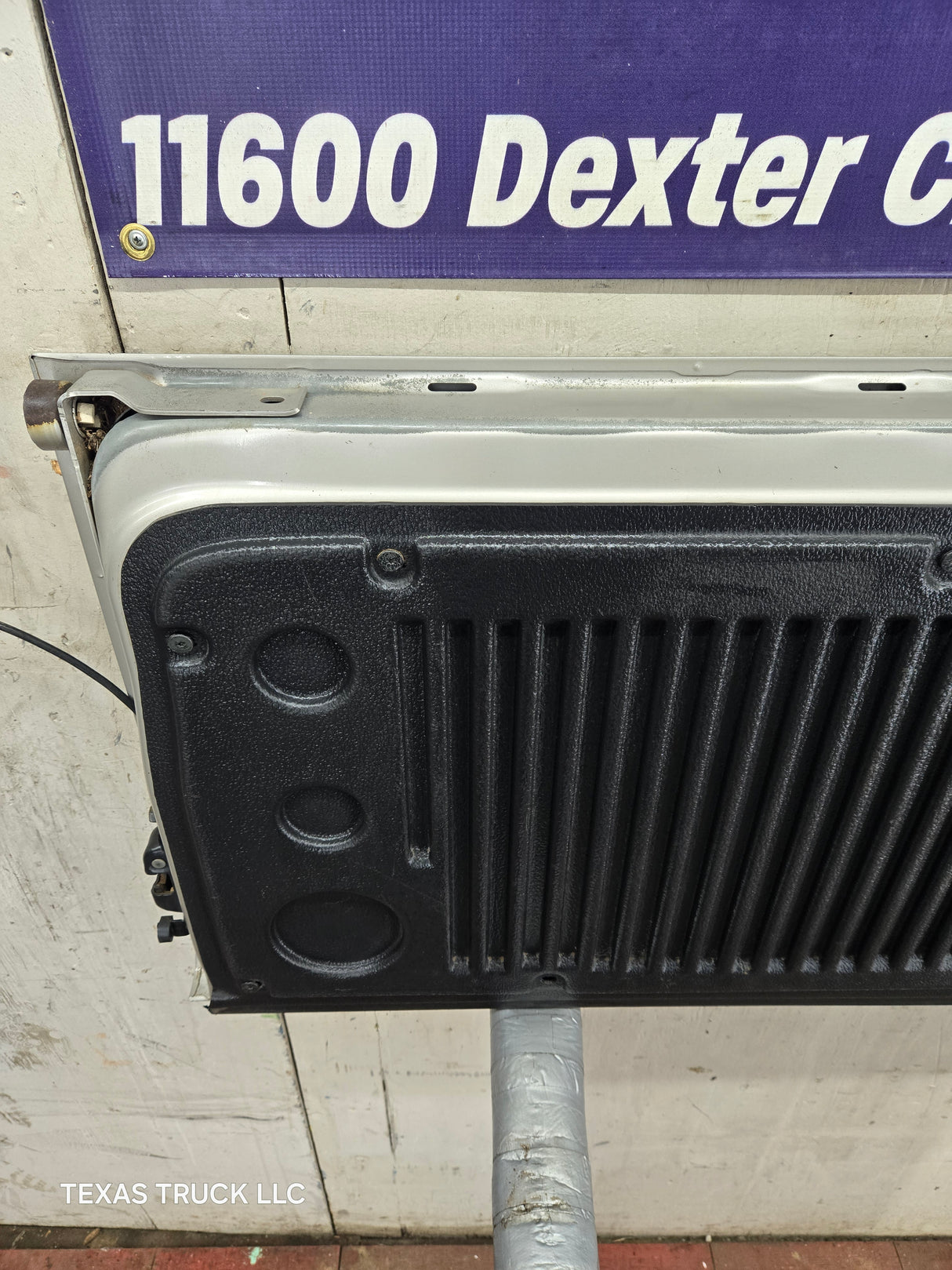 2007-2013 Chevrolet Silverado / GMC Sierra 1500 2500 3500 HD Tailgate