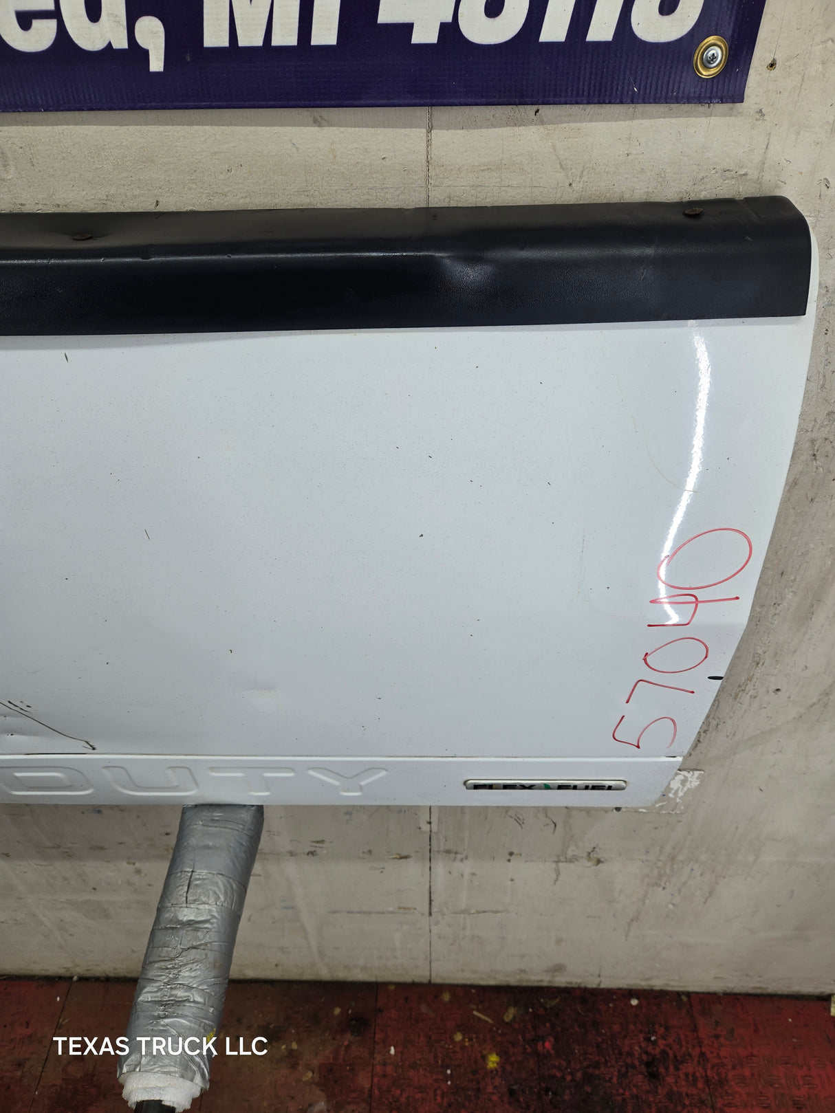 2008-2016 Ford Super Duty Tailgate F250 F350 F450 F550 - Oxford White