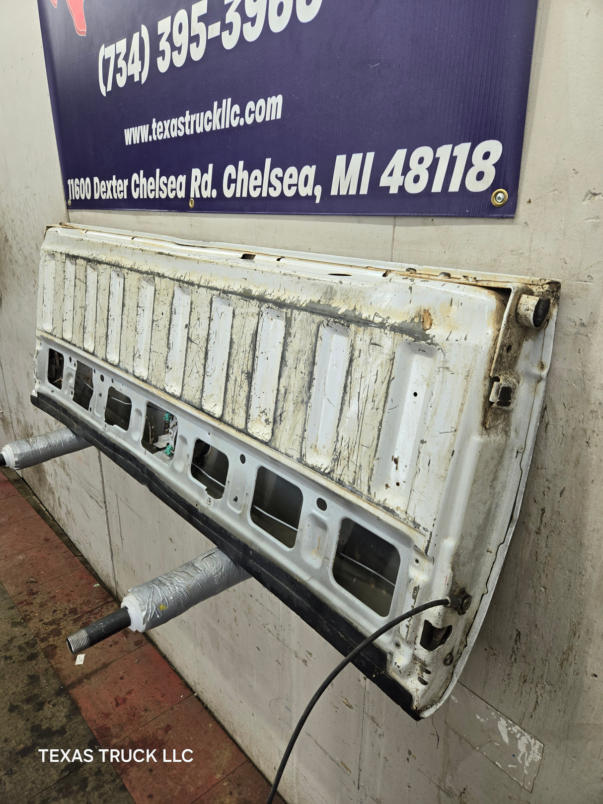 2008-2016 Ford Super Duty Tailgate F250 F350 F450 F550 - Oxford White