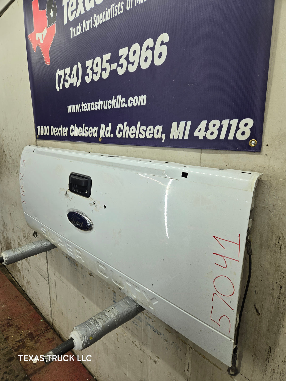 2008-2016 Ford Super Duty Tailgate F250 F350 F450 F550 - Oxford White