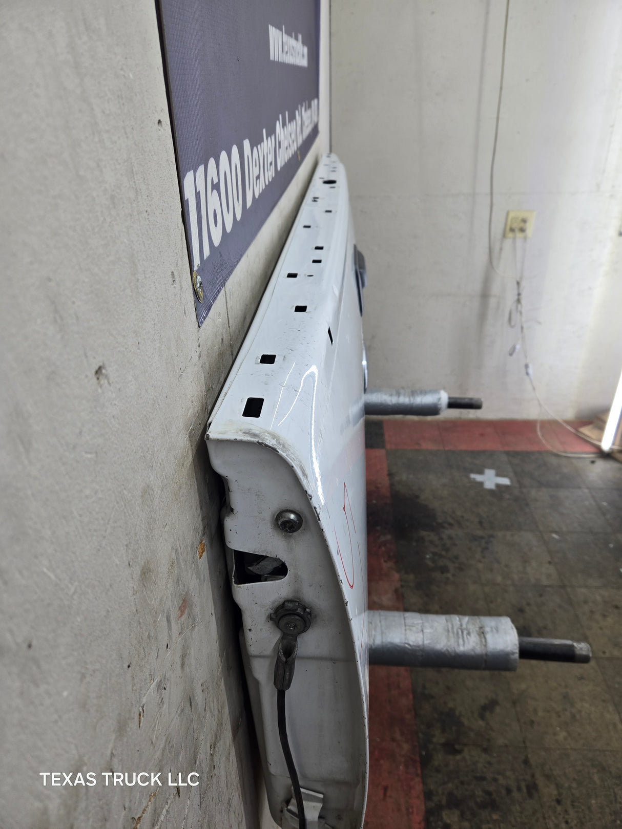 2008-2016 Ford Super Duty Tailgate F250 F350 F450 F550 - Oxford White