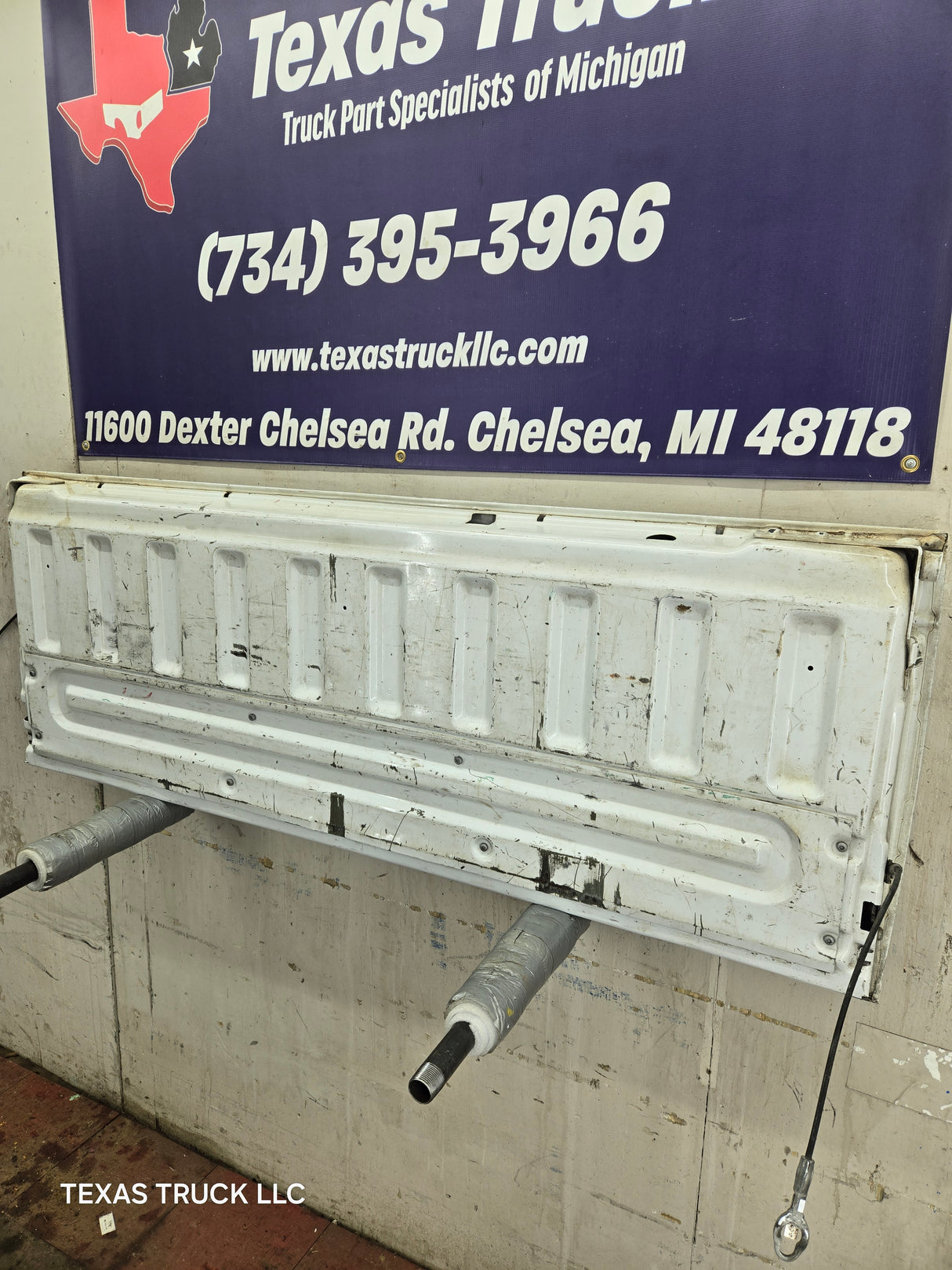 2008-2016 Ford Super Duty Tailgate F250 F350 F450 F550 - Oxford White